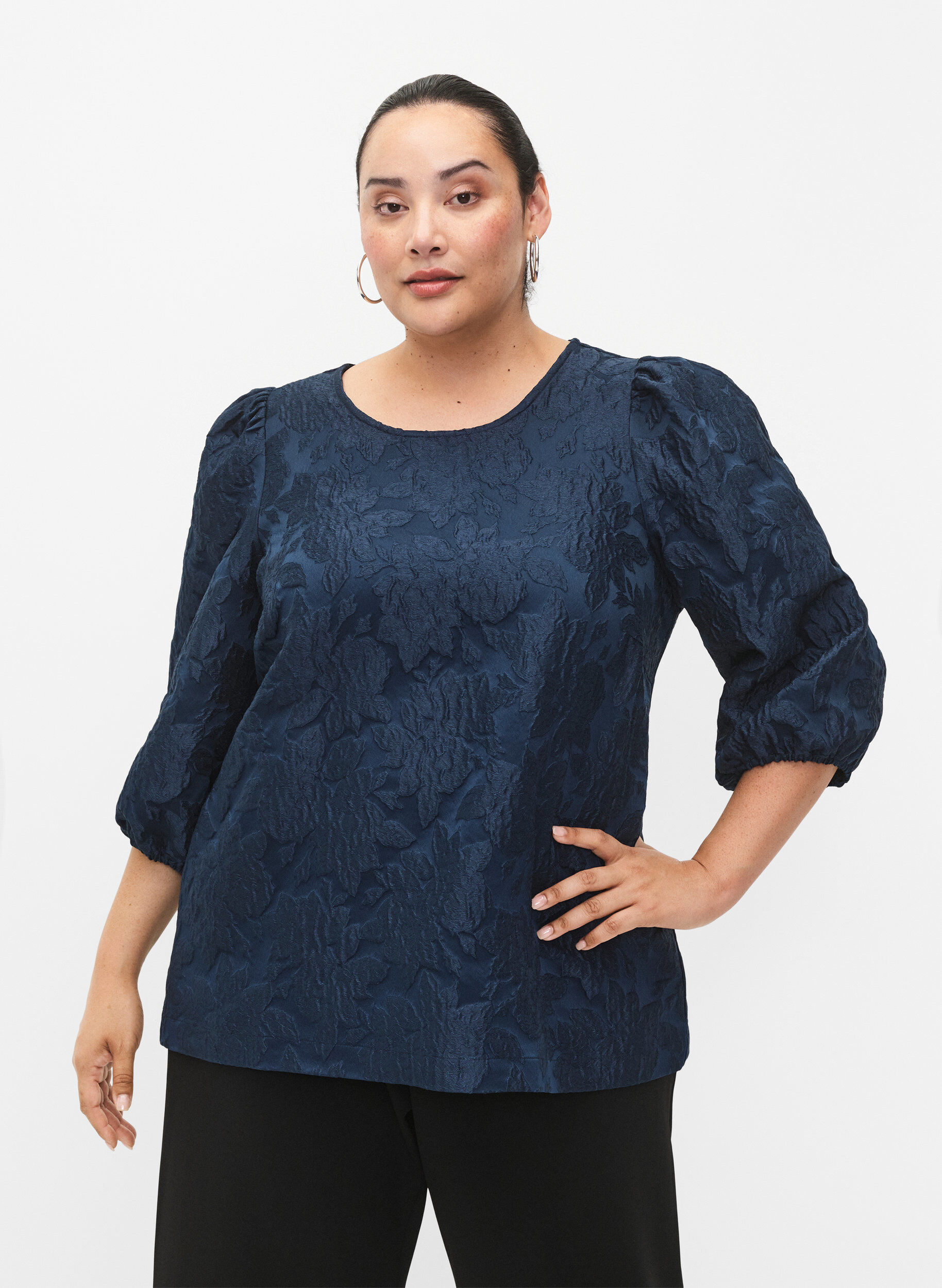 Zizzi Blus i jacquard med 3/4 &auml;rmar, Titan, Model image number 0