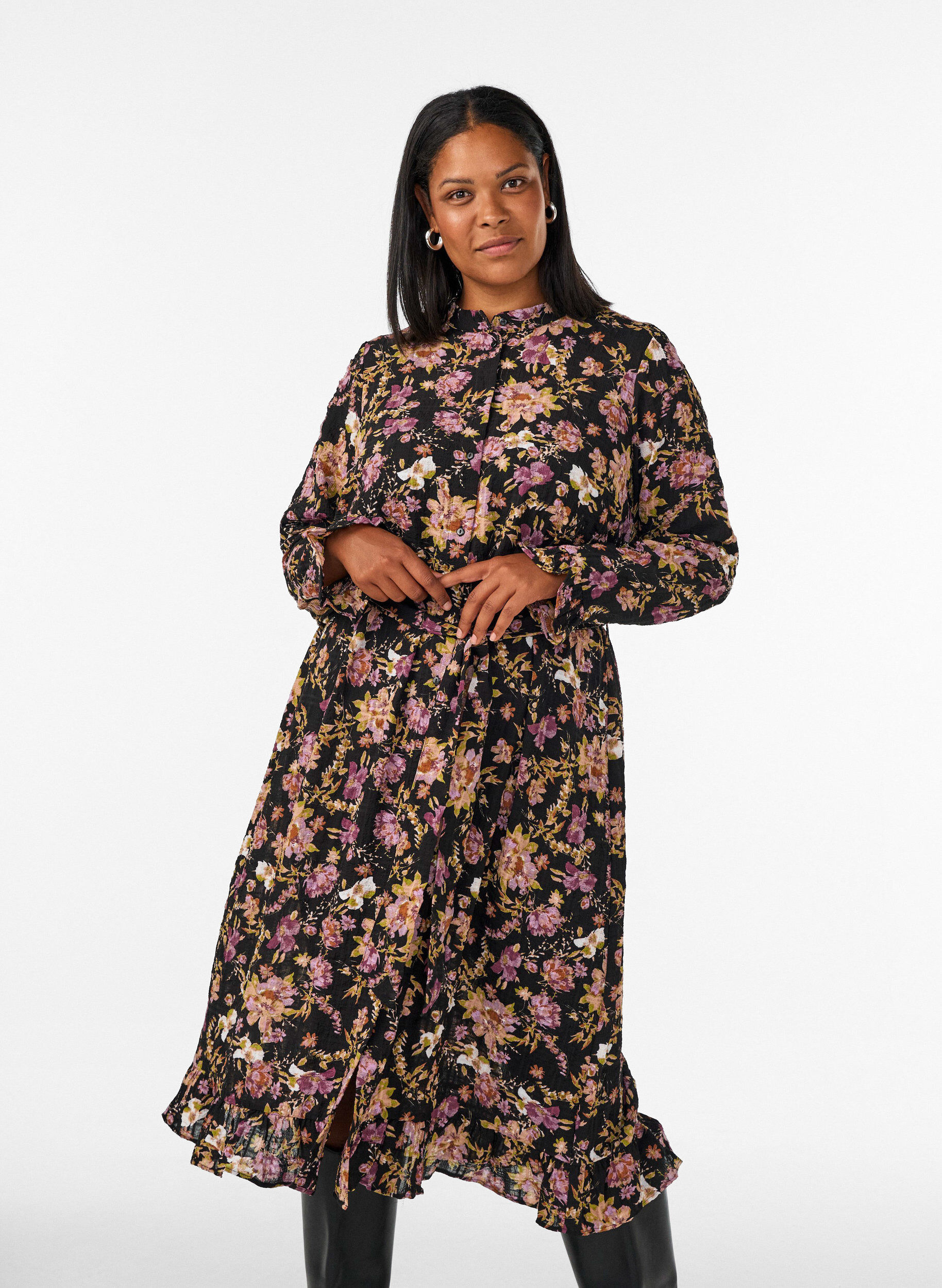 ZizziMidikl&auml;nning med blomm&ouml;nster och avtagbart knytsk&auml;rp, Svart, Model image number 0