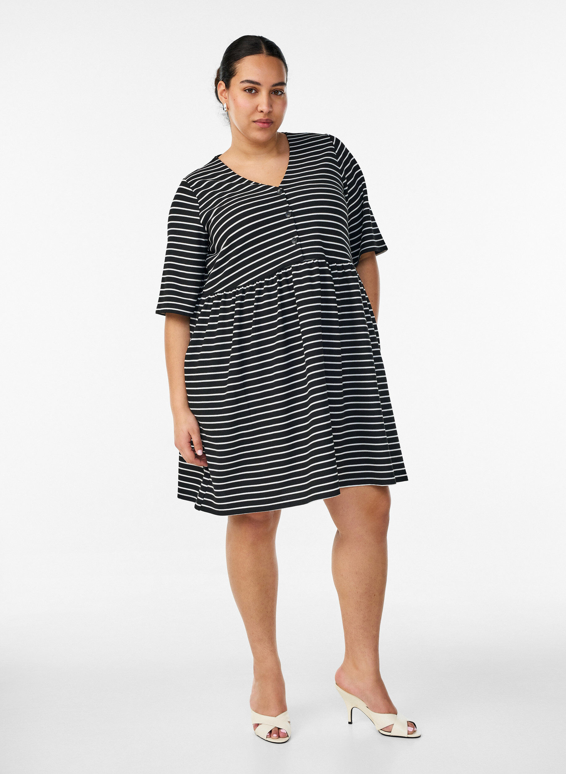 ZizziKl&auml;nning med ribbad textur och empirsk&auml;rning, Vit, Model image number 1