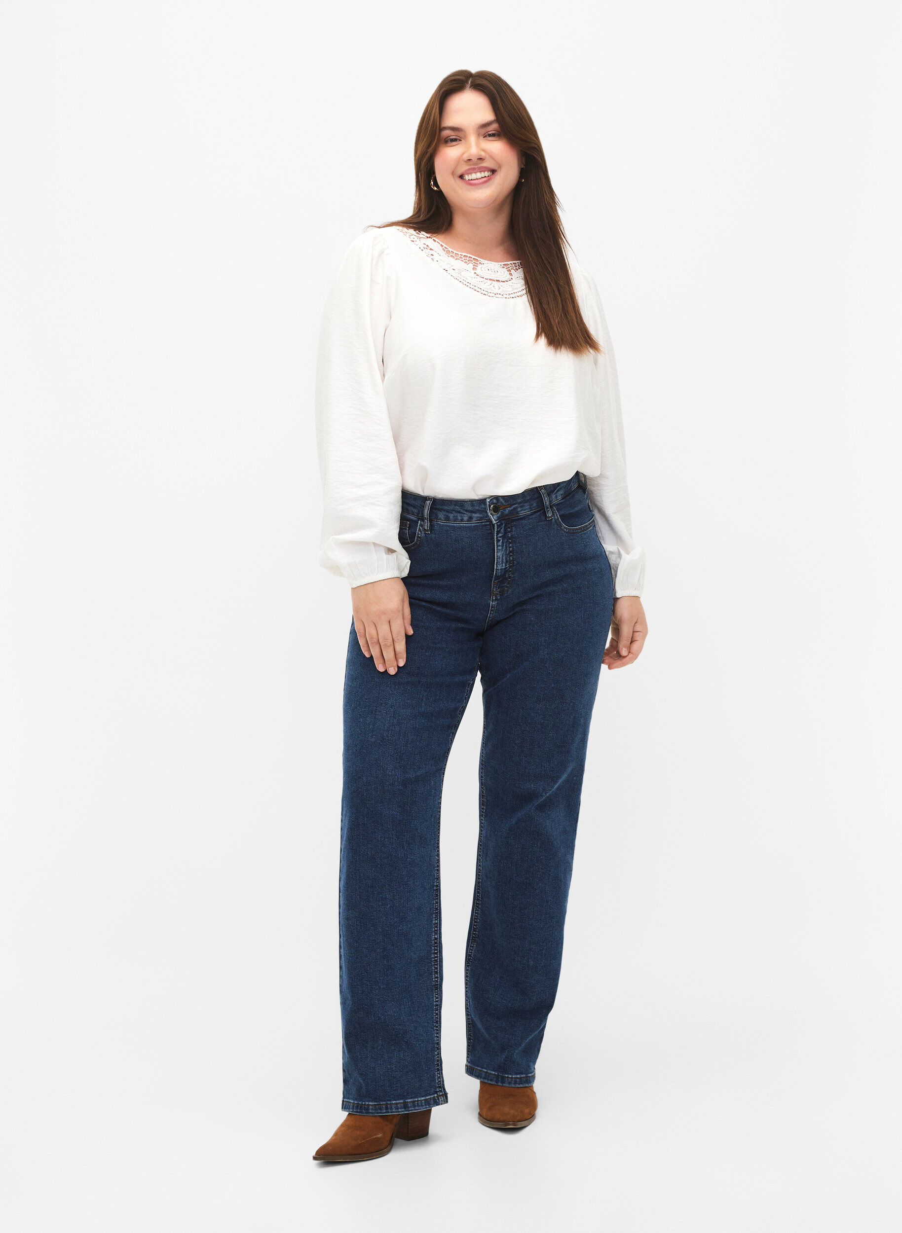 Zizzi Blus i viskos med virkade detaljer, Bright White, Model image number 2