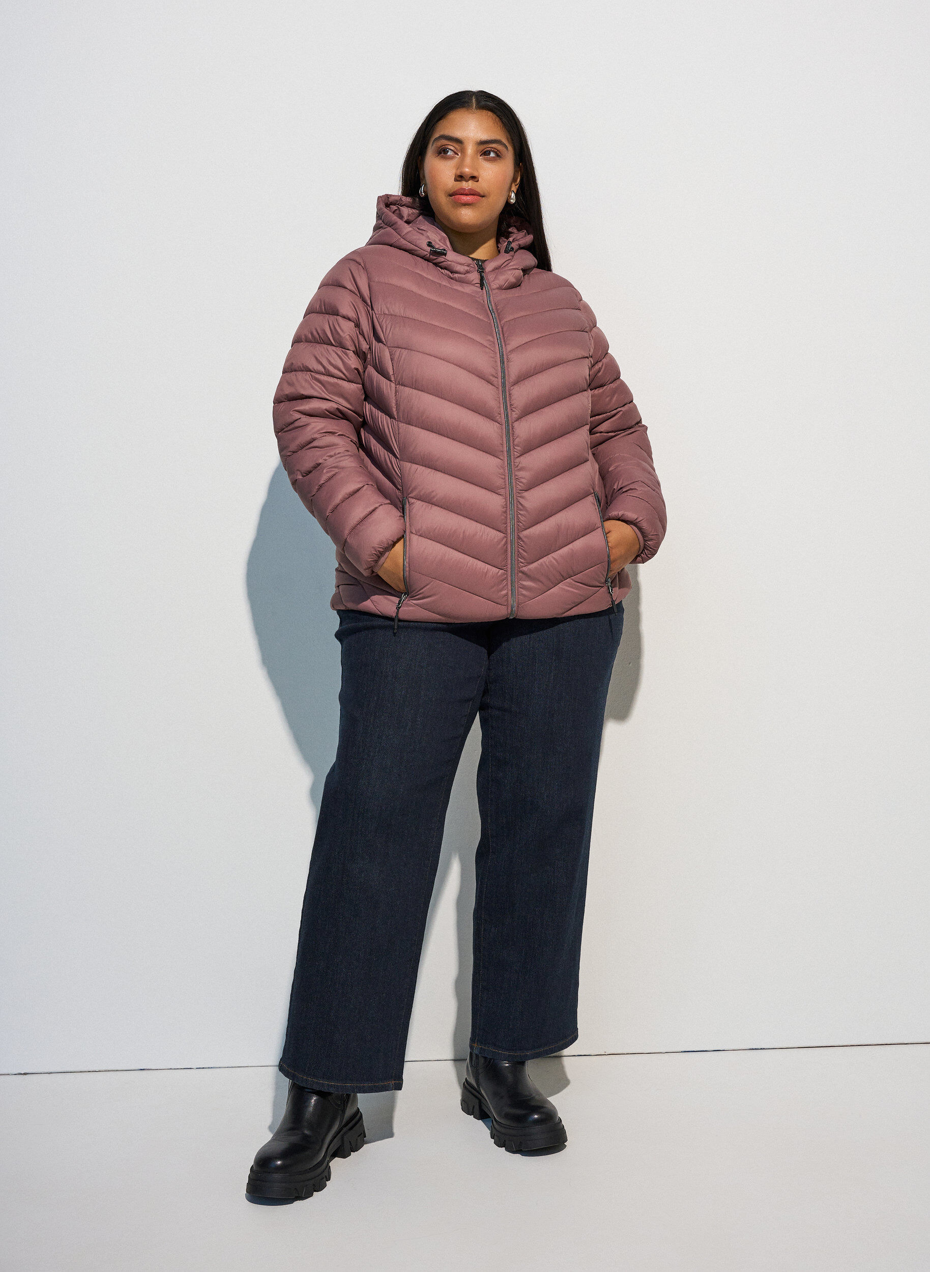 ZizziL&auml;tt jacka med huva, Rosa, Model image number 1