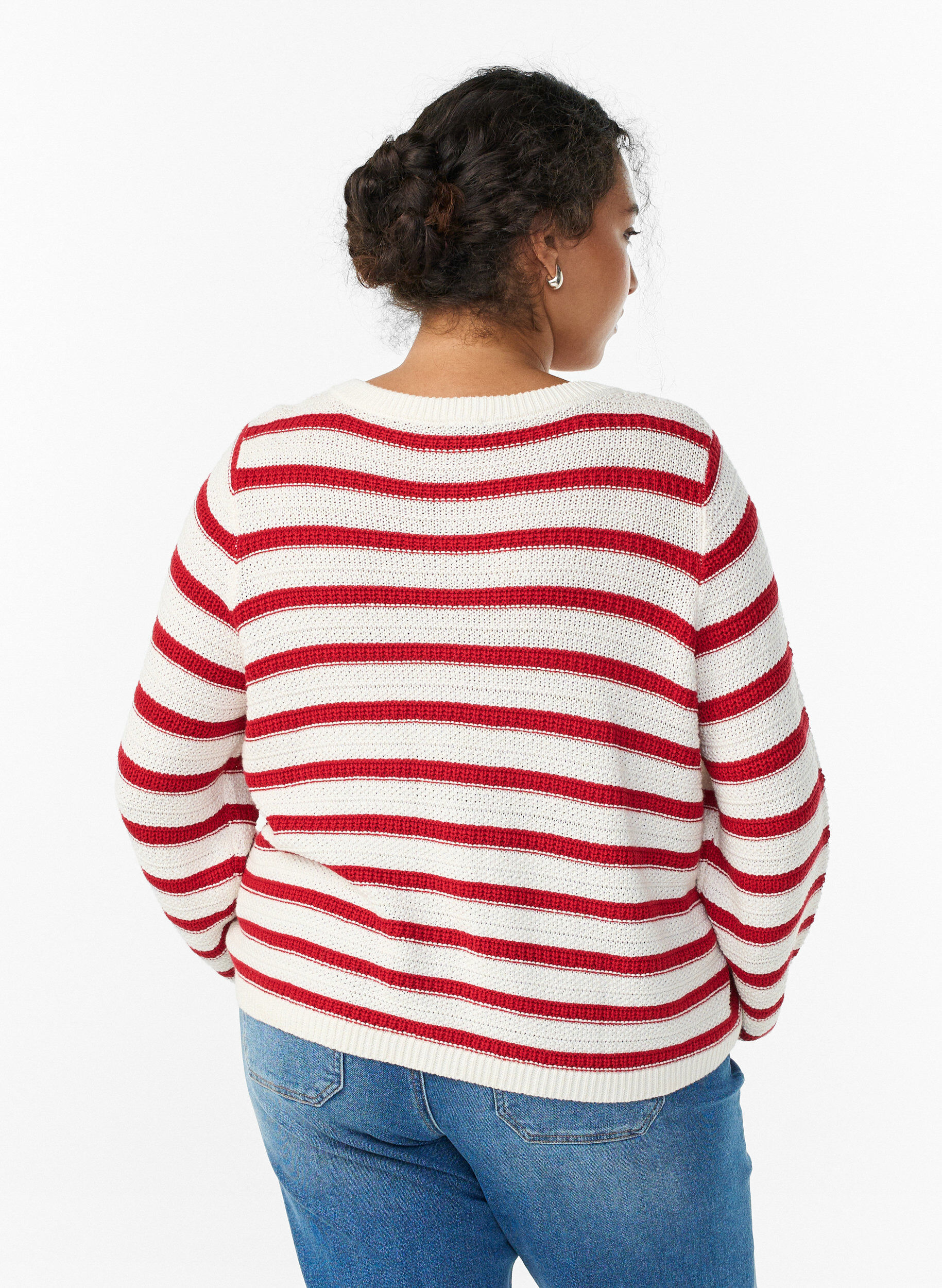 Zizzi Kofta med strukturstickning och dekorativa knappar, R&ouml;d, Model image number 2