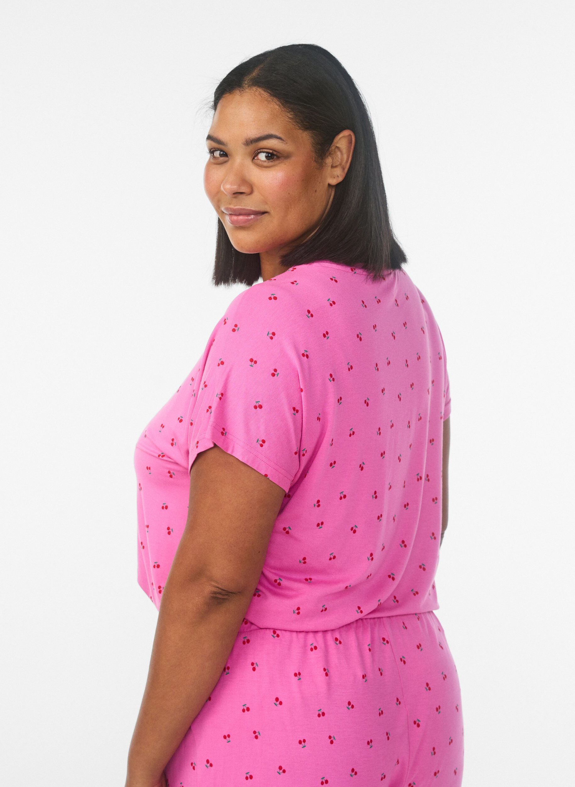 Zizzi Pyjamasshorts i viskosjersey med helt&auml;ckande m&ouml;nster, Rosa, Model image number 2