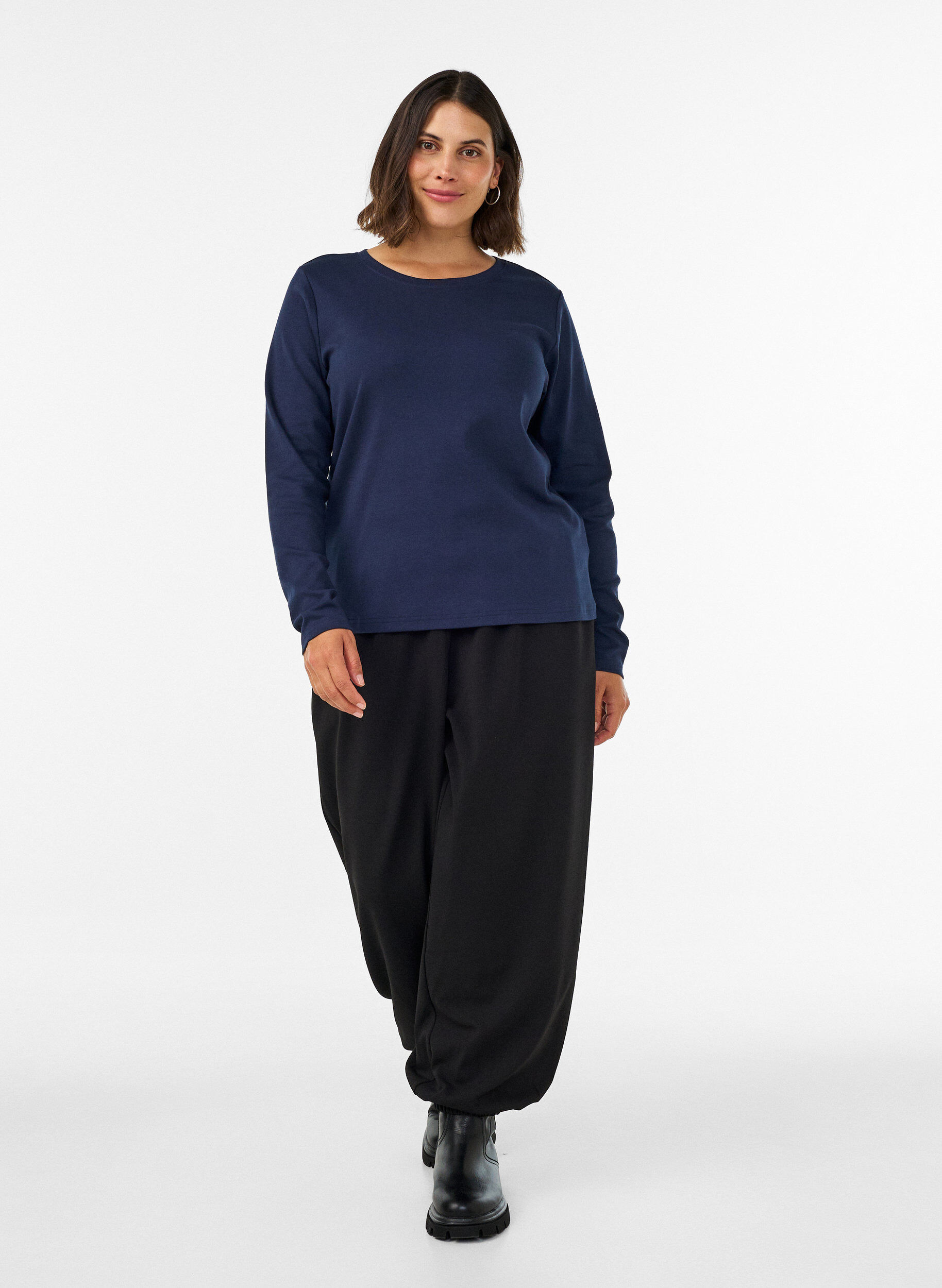 ZizziL&aring;ng&auml;rmad bas-T-shirt med rund hals, Bl&aring;, Model image number 1