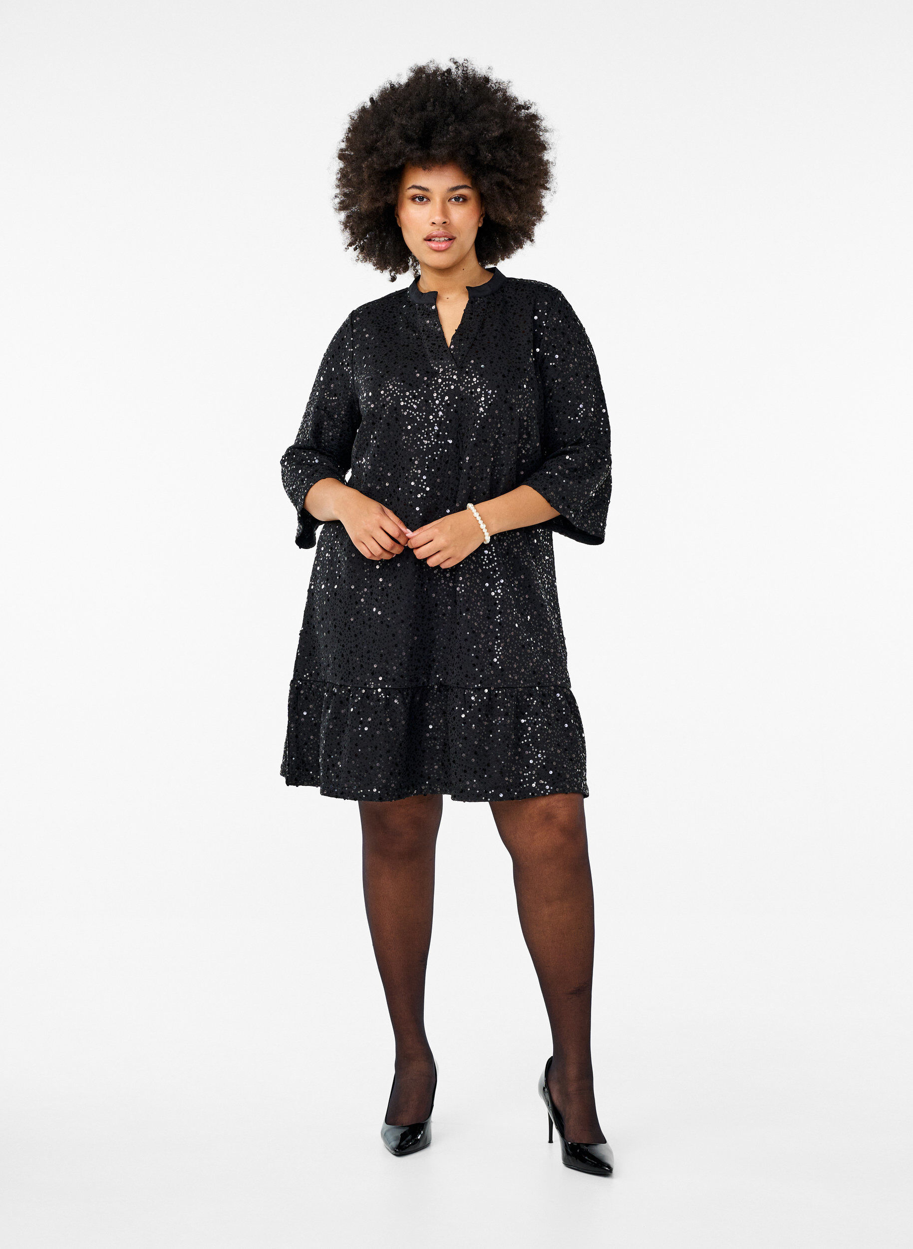 Zizzi Paljettkl&auml;nning med V-ringning och trekvarts&auml;rmar, Black w. Bl. Sequins, Model image number 2