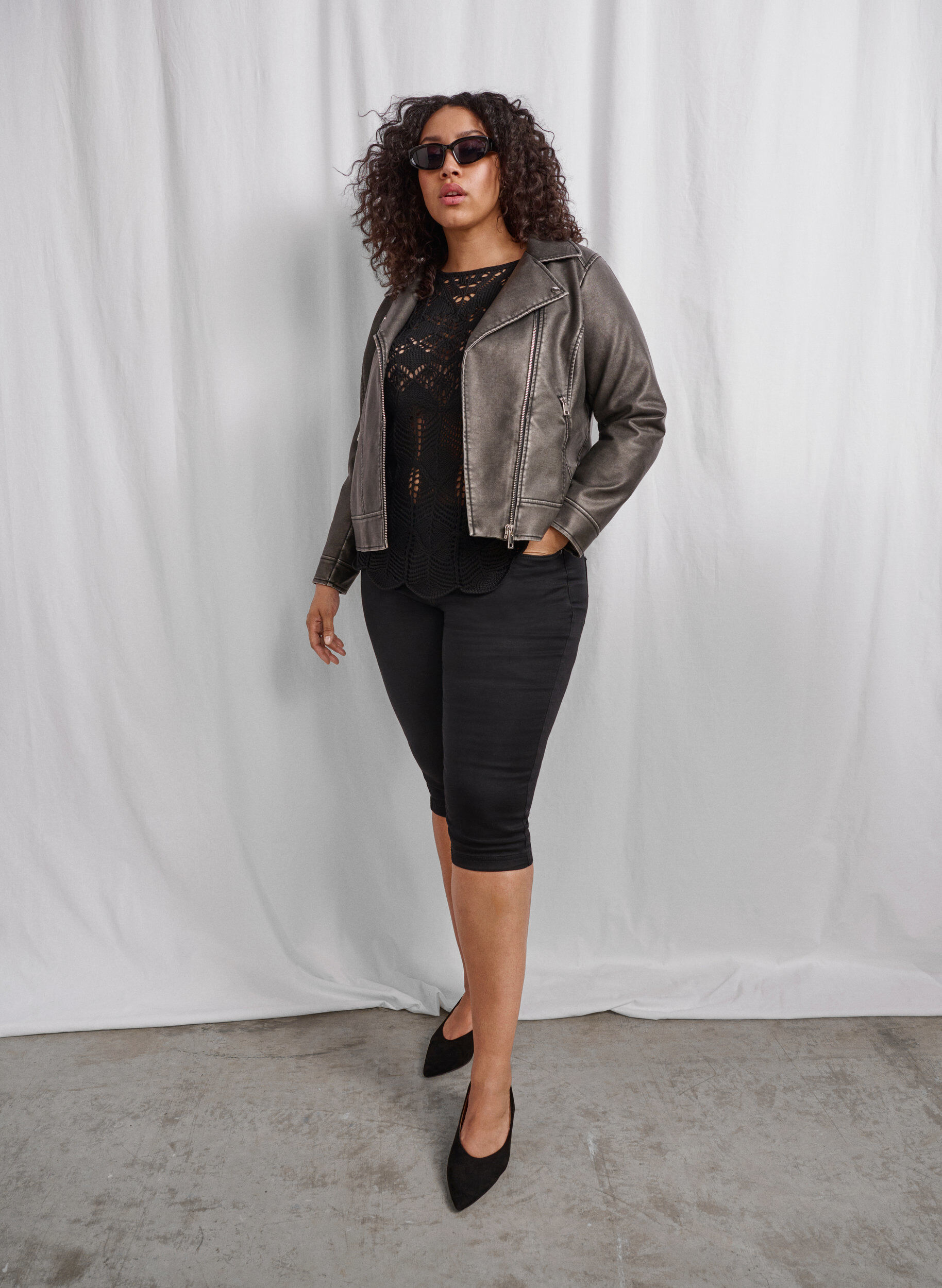 Zizzi Stickad blus med spetsm&ouml;nster, Black, Image image number 0