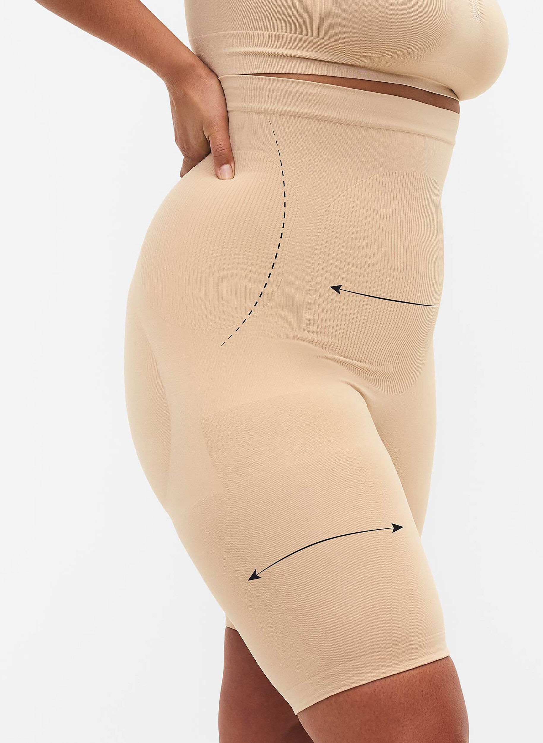 Shapewear shorts med h&ouml;gmidja, Beige, Model