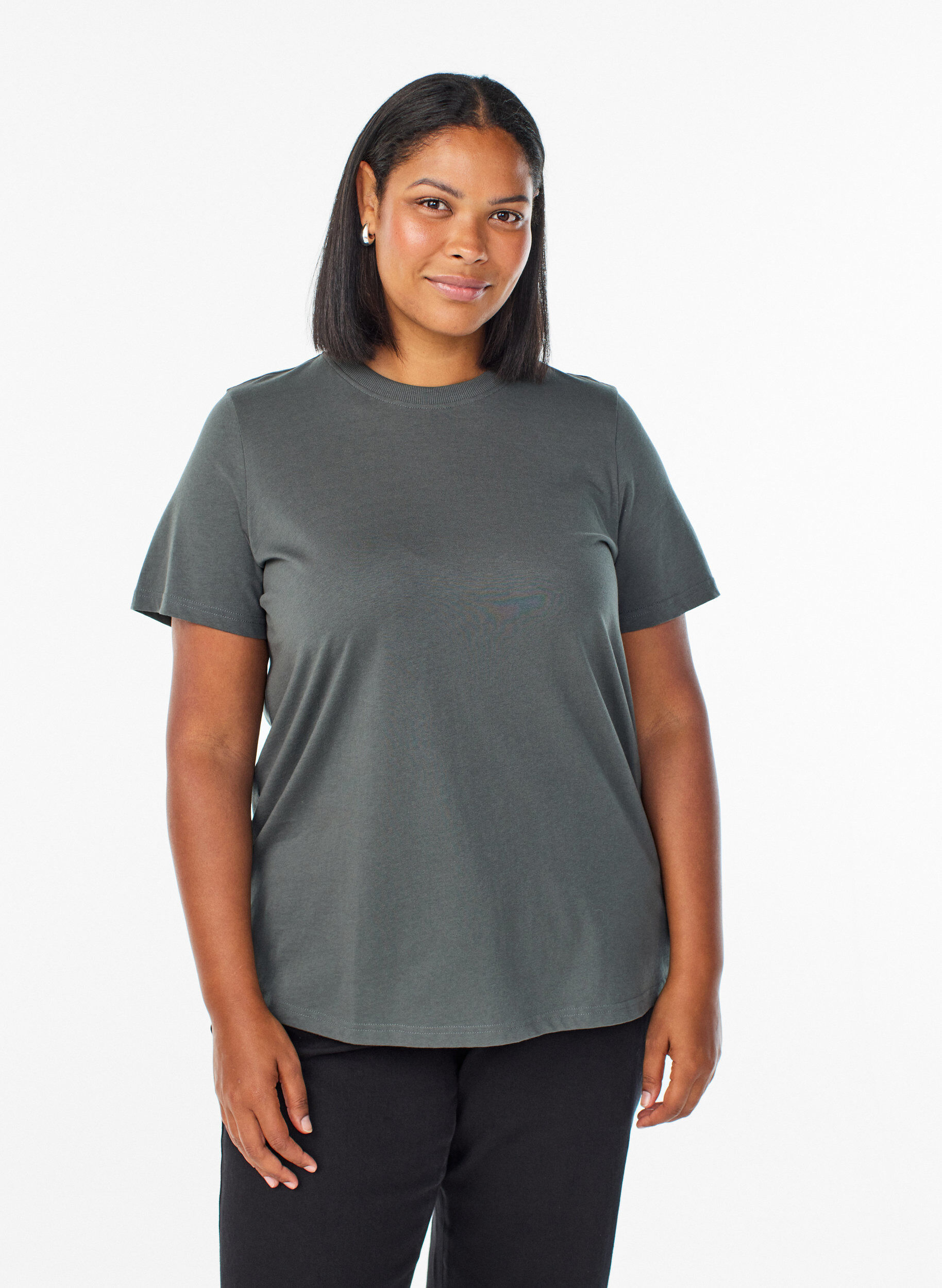 Enkel t-shirt i bomull med rund halsringning, Gr&ouml;n, Model