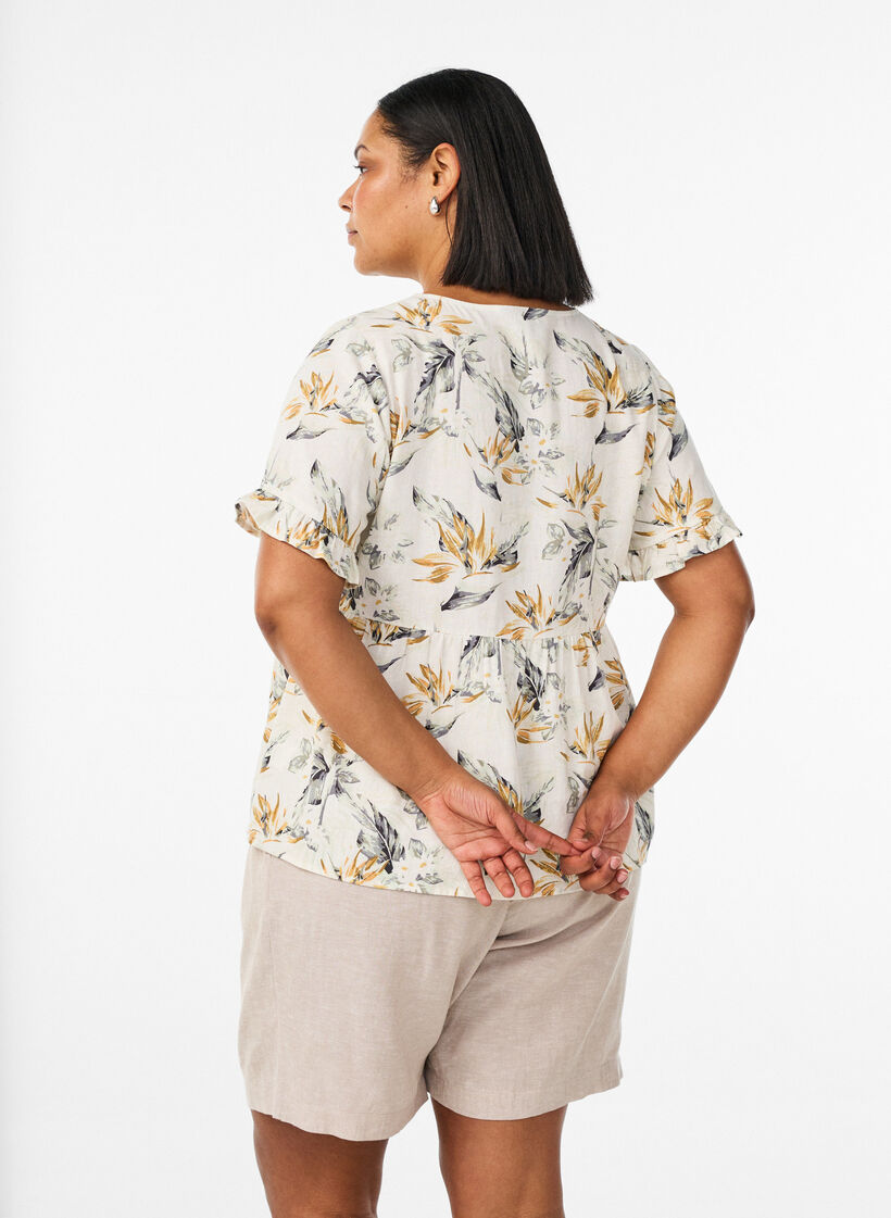 Shorts i linne och viskos med h&ouml;g midja, Beige, Model image number 2