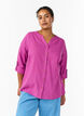 Skjortblus i bomull med v-ringning, Rosa, Model image number 0