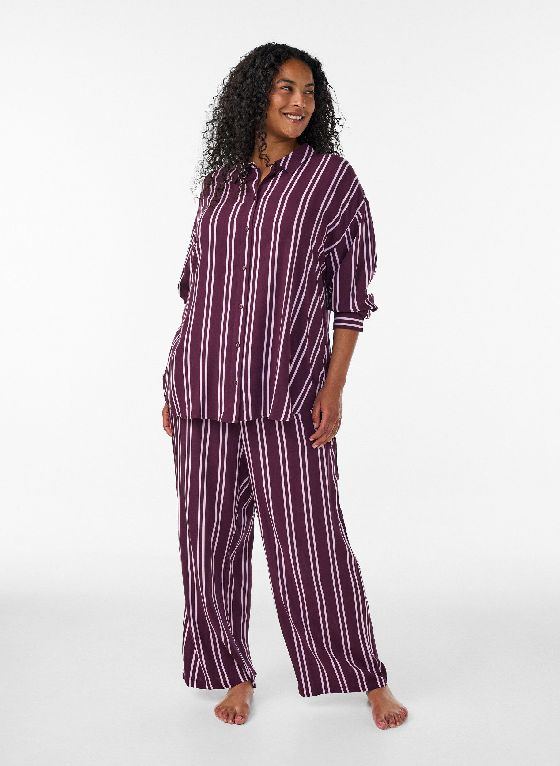 ZizziRandig nattskjorta, M&ouml;rk Bordeaux, Model image number 1