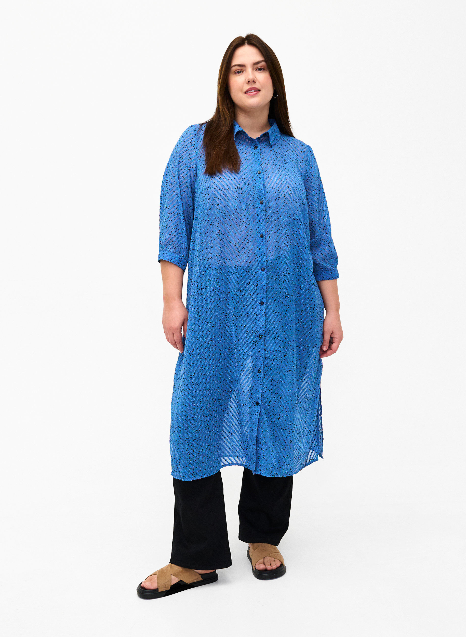 Zizzi Prickig skjortkl&auml;nning med 3/4 &auml;rmar och slits, Riverside Dot, Model image number 0