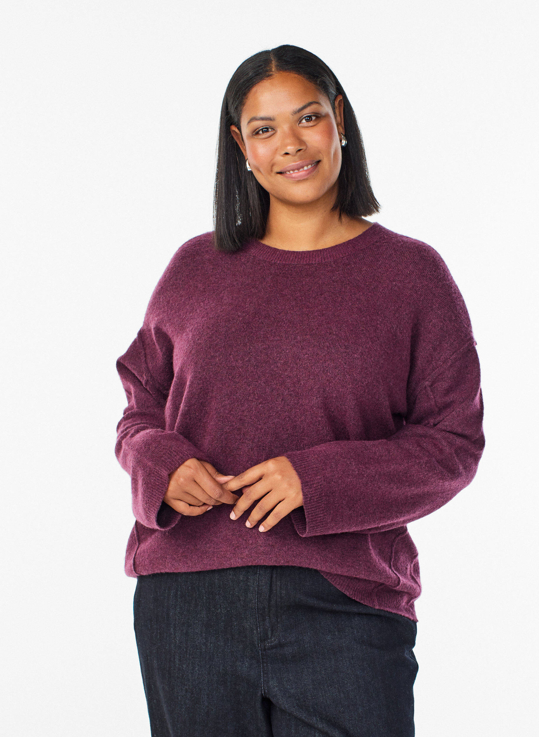 L&ouml;st stickad tr&ouml;ja med framtr&auml;dande s&ouml;mmar, M&ouml;rk Bordeaux, Model
