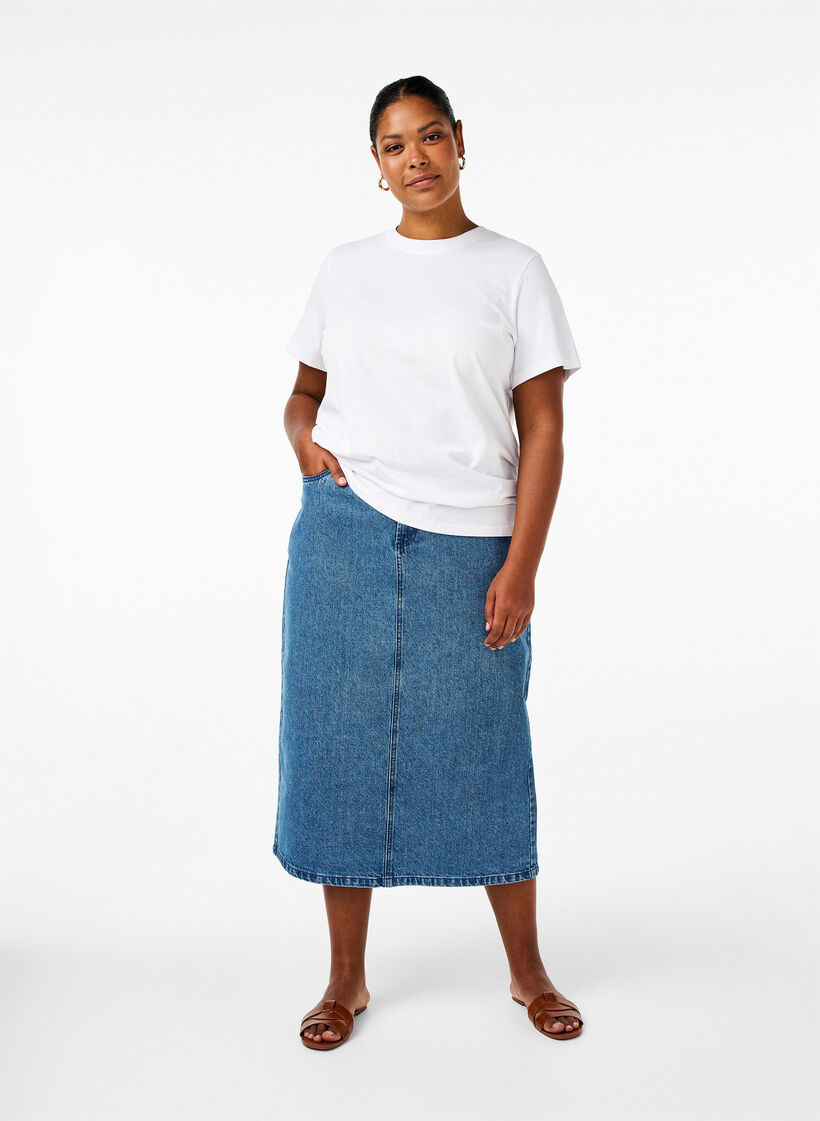 Enkel t-shirt i bomull med rund halsringning, Vit, Model