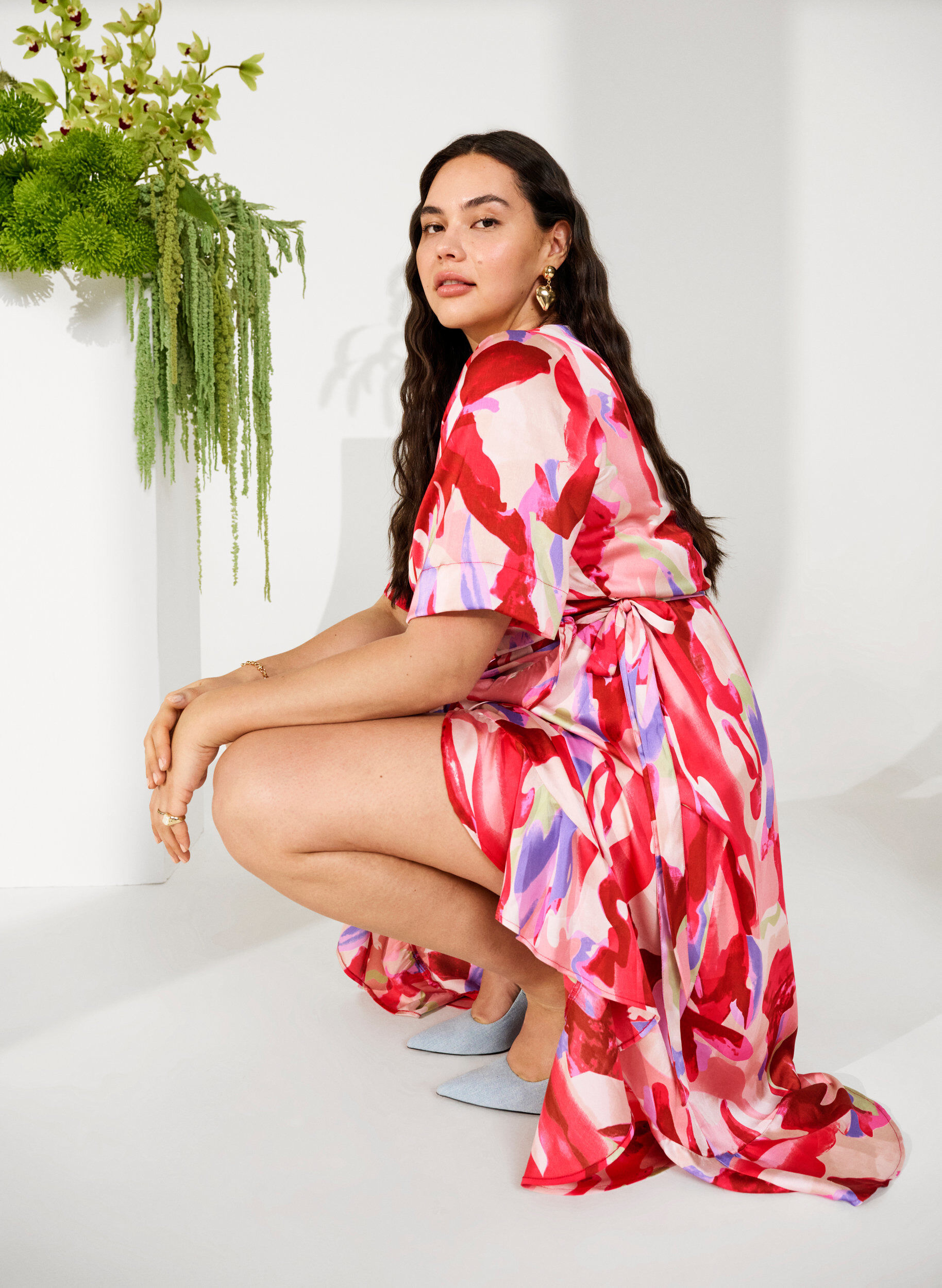 Zizzi Omlottkl&auml;nning i satin med tryck, Geranium Graphic AOP, Image image number 0