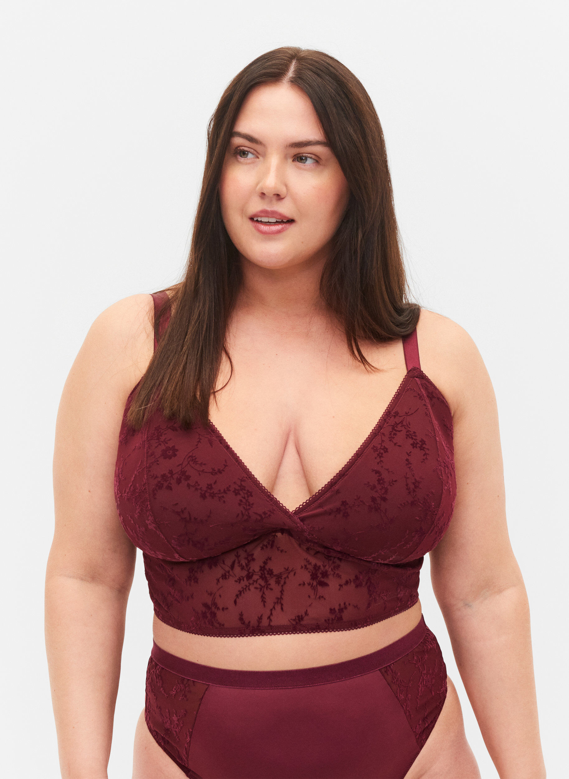 Zizzi L&auml;tt vadderad spetsbh, Bordeaux Ass, Model image number 0