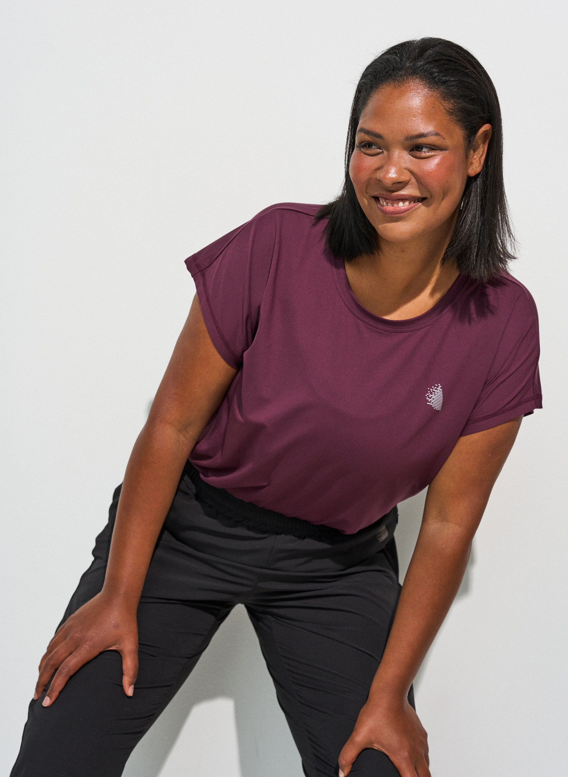 Enf&auml;rgad tr&auml;nings-T-shirt, R&ouml;d, Model