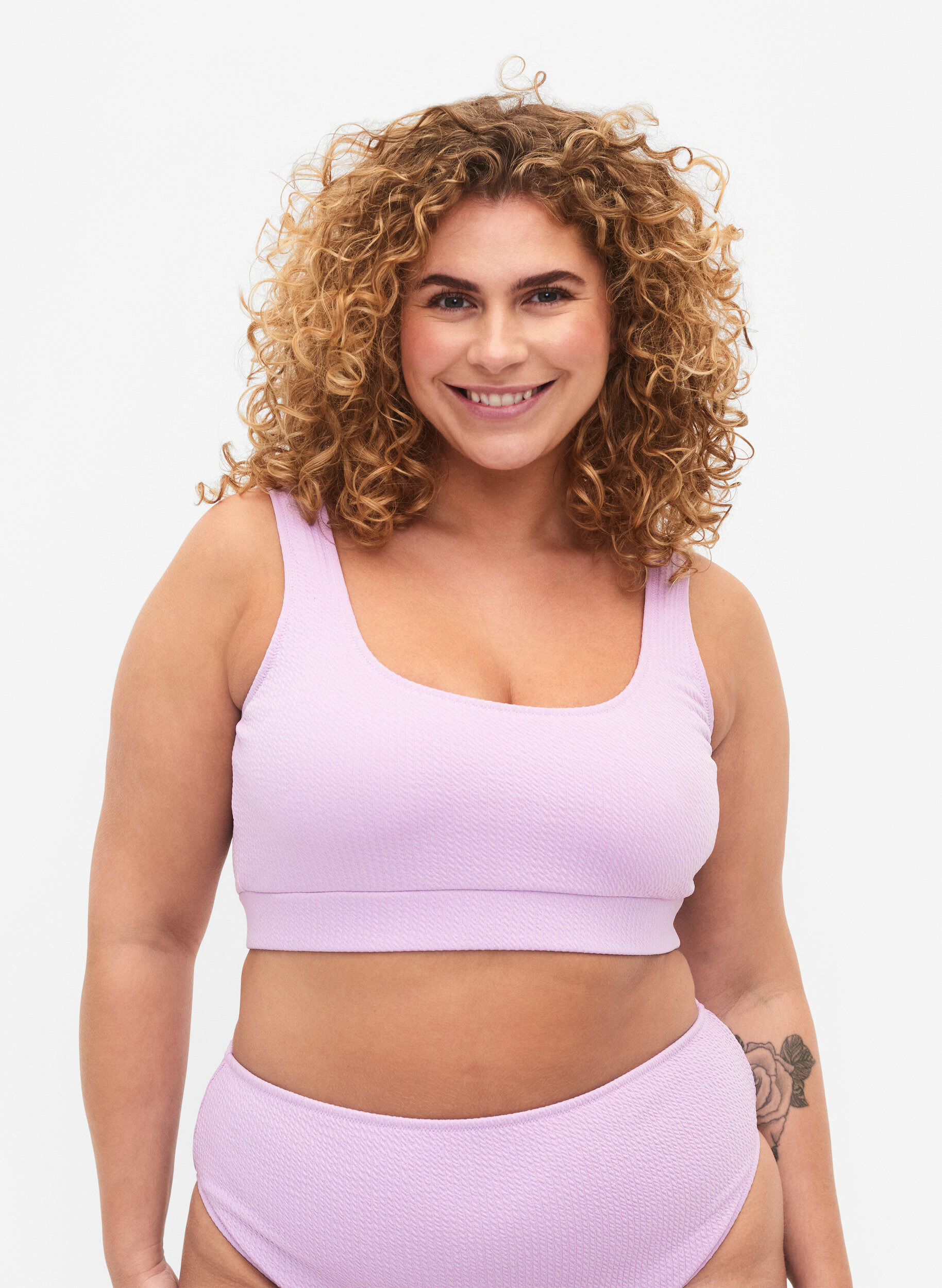 Zizzi Bikinitopp med crepe-struktur, Orchid Bouquet, Model image number 0