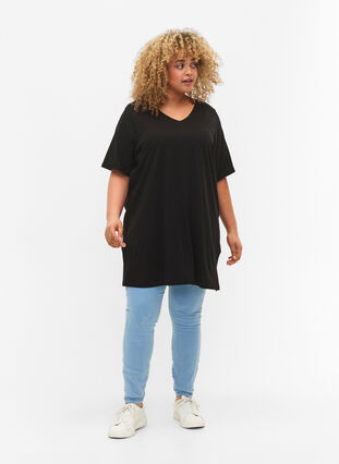 Enfärgad oversize t-shirt med v-hals, Black, Model image number 2