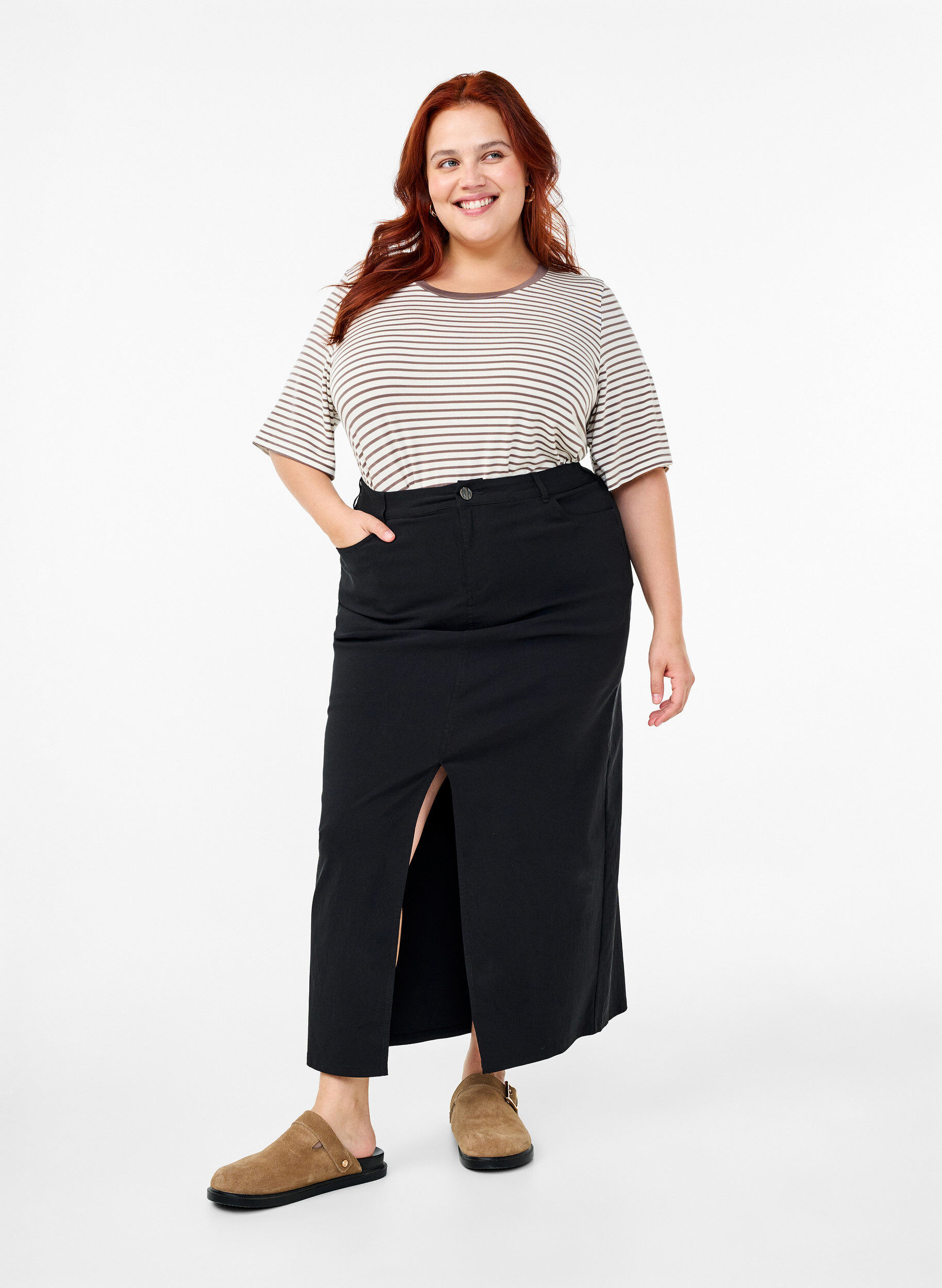 Zizzi Randig T-shirt i lyocell med rund hals, Brun, Model image number 1