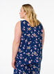 M&ouml;nstrad topp med v-ringning, Bl&aring;, Model image number 2