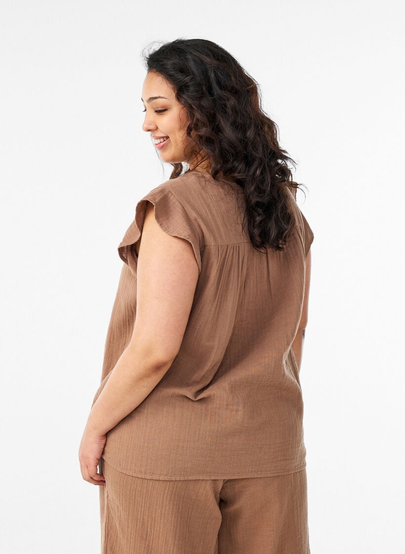 &Auml;rml&ouml;s topp i bomullsmuslin med volanger, Brun, Model image number 2