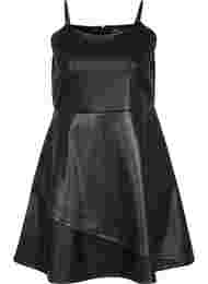 A-linjeformad klänning i läderimitation, Black