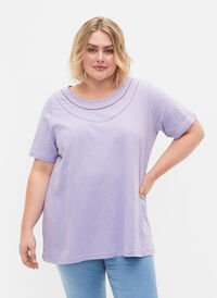 T-shirt i bomull med spetsband, Lavender, Model