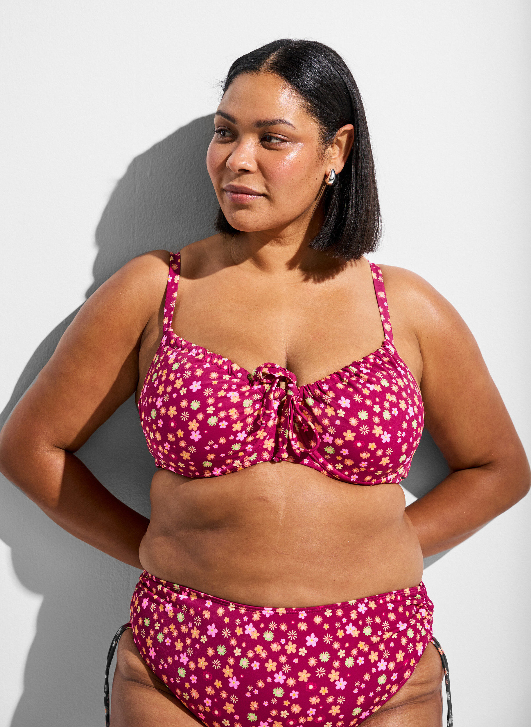 Zizzi Bikinitopp med bygel och knytband, R&ouml;d, Model image number 0