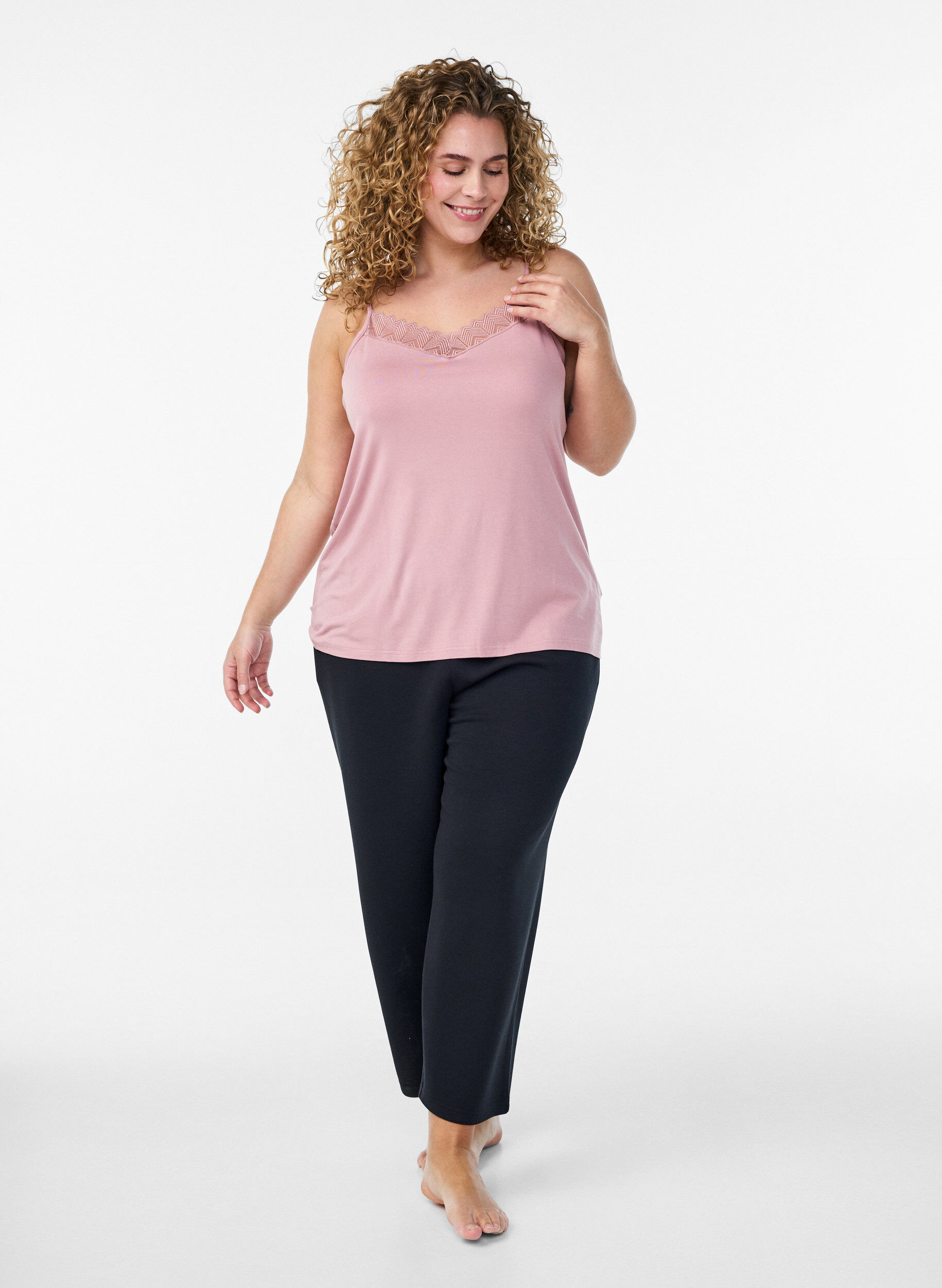 Zizzi Topp med spetsdetalj och spaghettiband, 1342, Model image number 1