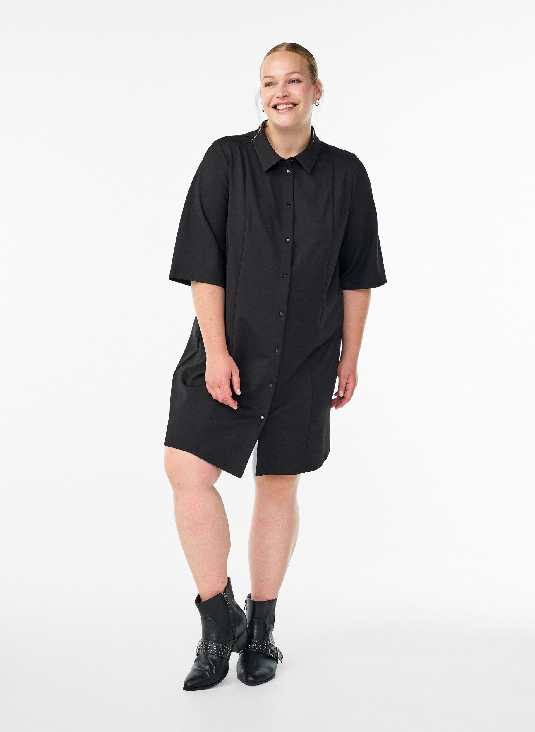 Zizzi Kort skjortkl&auml;nning med 3/4-&auml;rm, Svart, Model image number 1