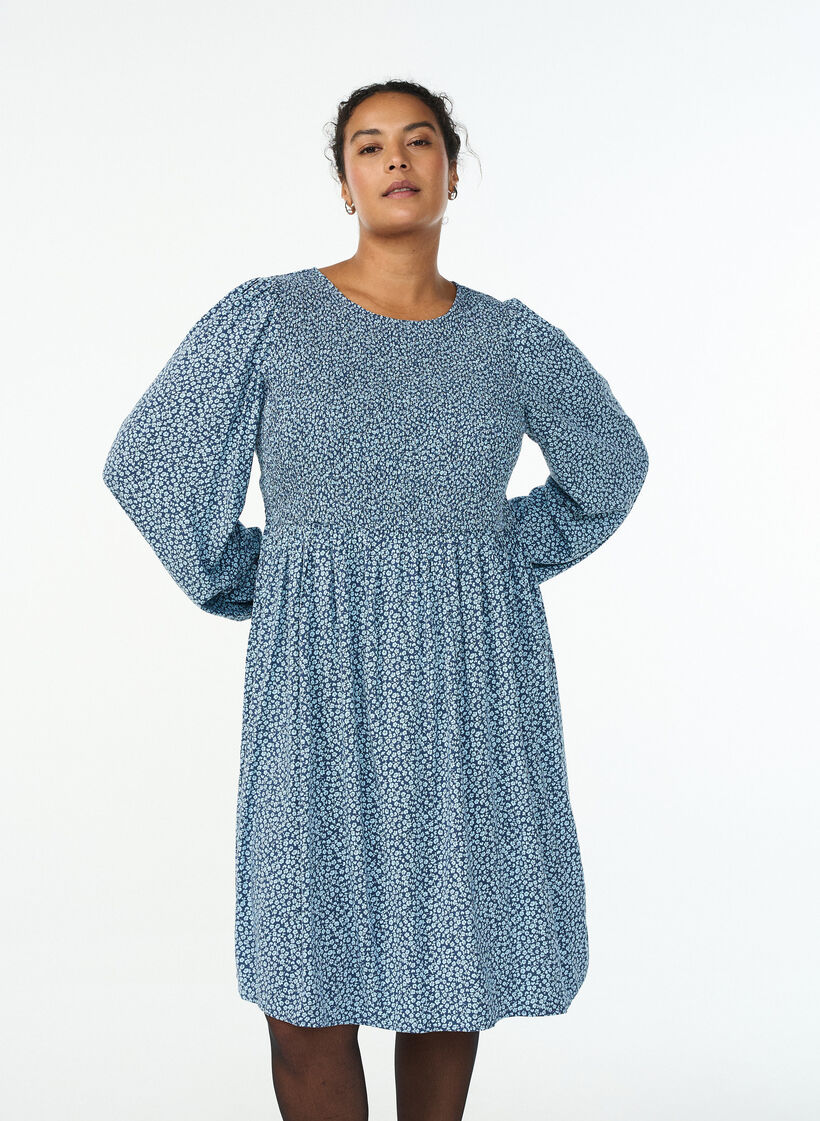 Kl&auml;nning med smock upptill och sm&aring;blommigt m&ouml;nster, Bl&aring;, Model image number 0