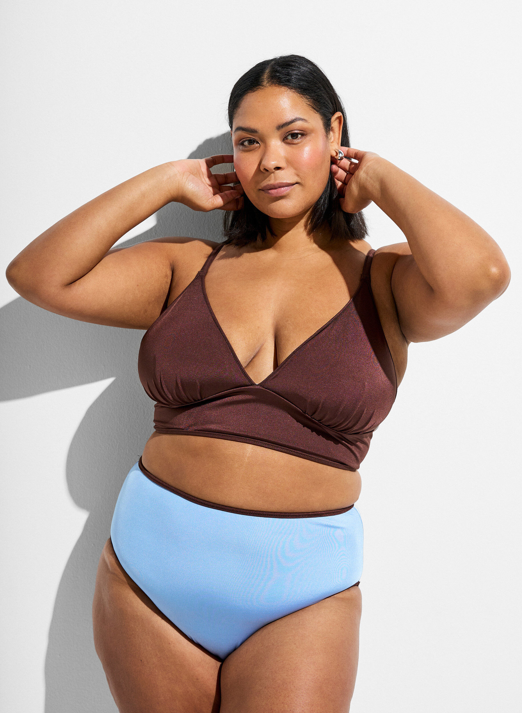 V&auml;ndbar bikinitrosa med normal midja, Brun, Model