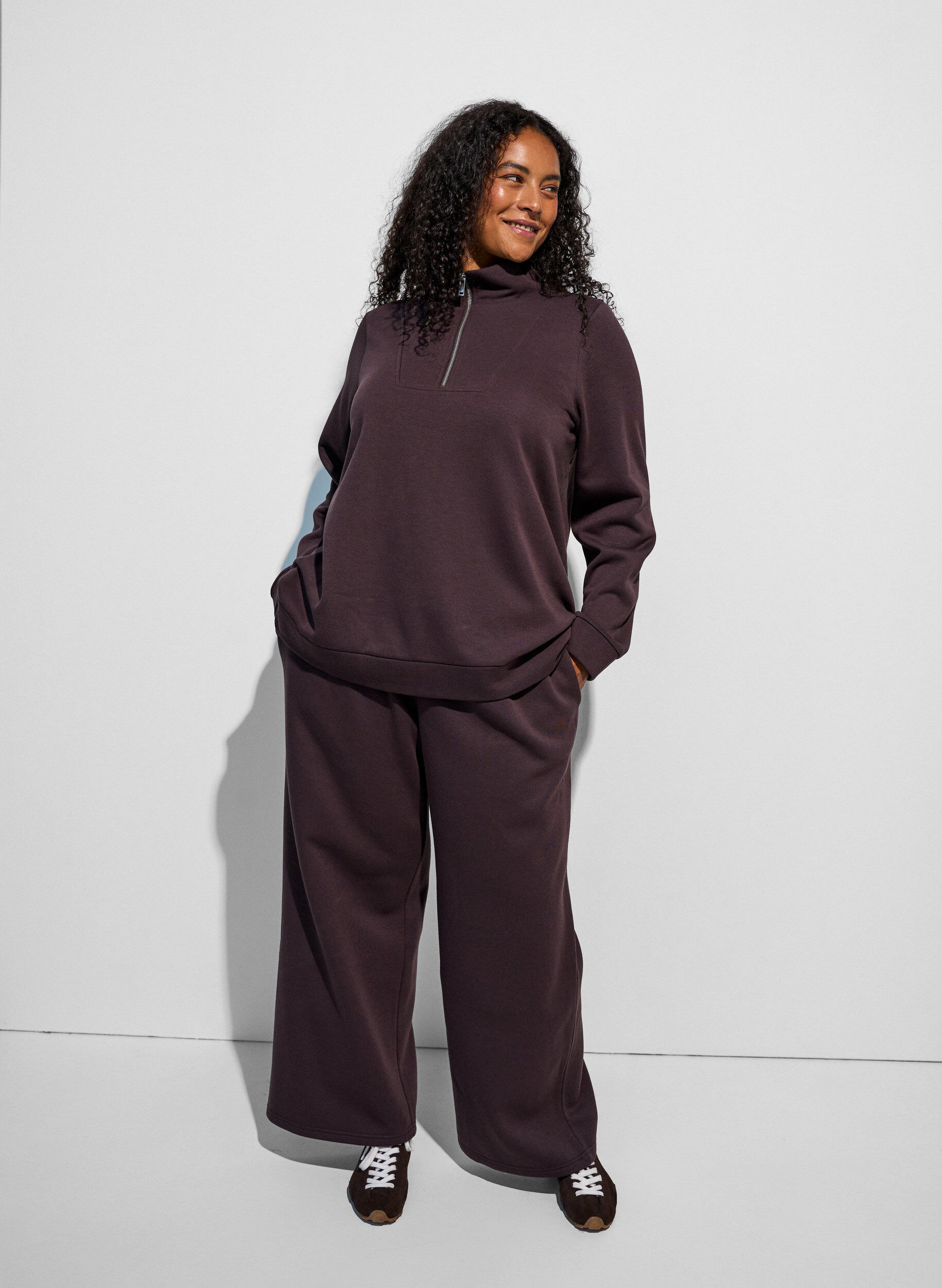 ZizziSweatpants med h&ouml;g midja och vida ben, Brun, Model image number 0