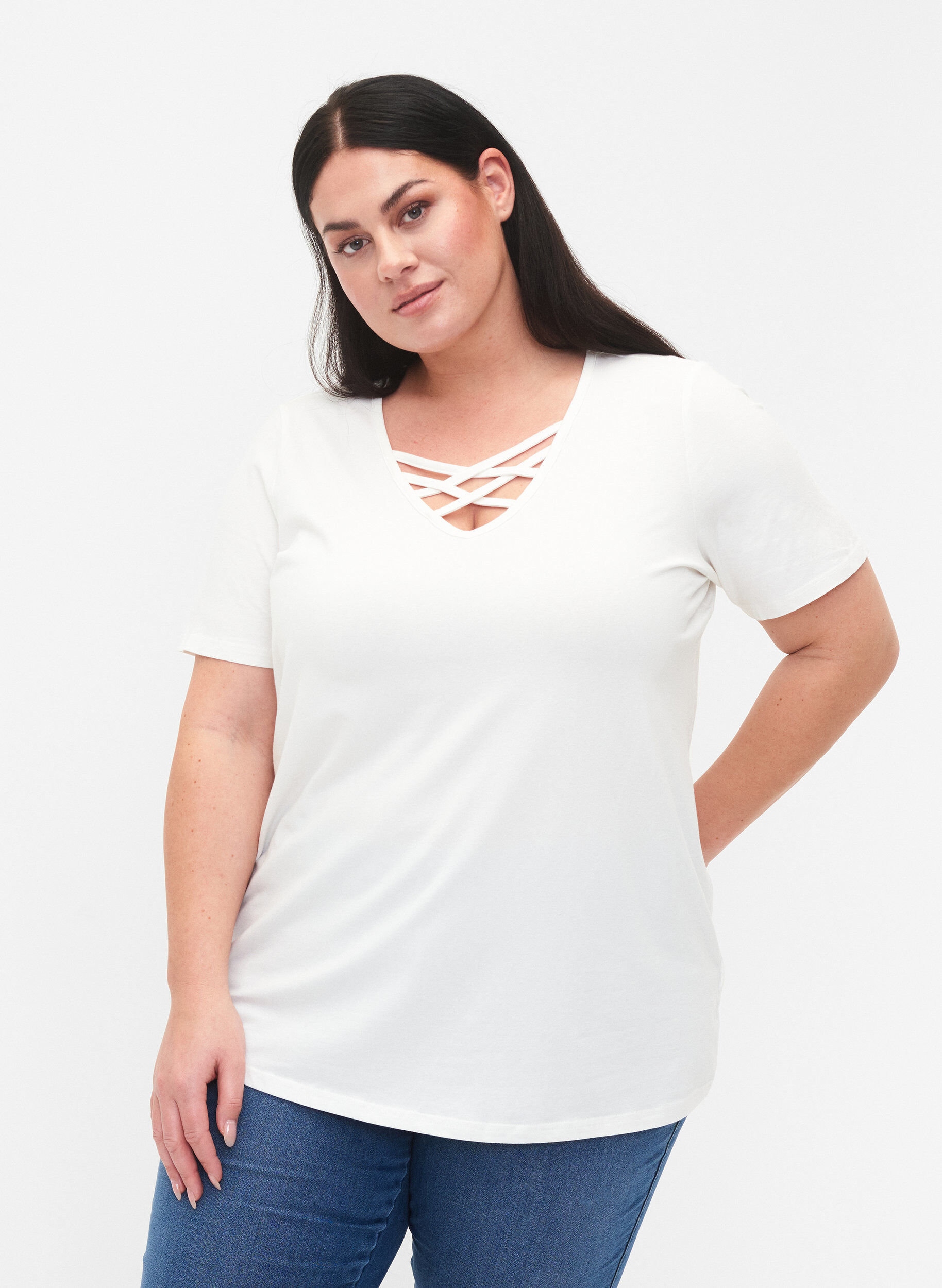 Zizzi V-ringad t-shirt med sn&ouml;r-detaljer, Warm Off-white, Model image number 0