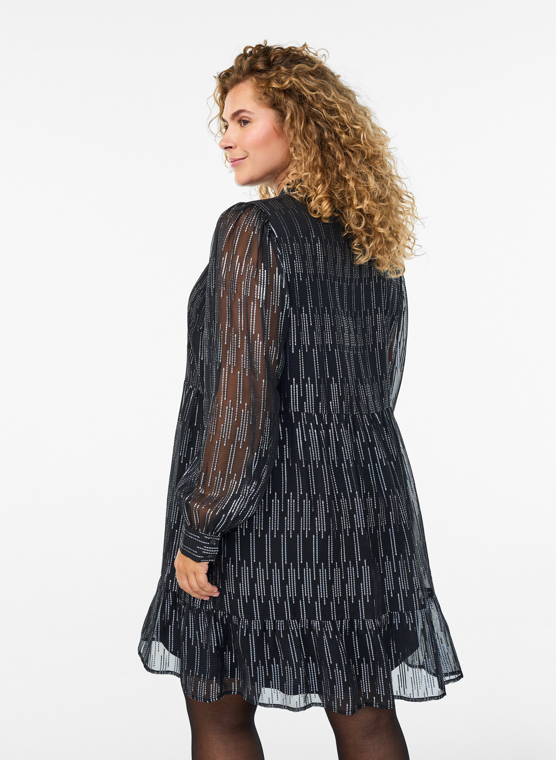 Zizzi Kort festkl&auml;nning med glitterm&ouml;nster, Svart, Model image number 2