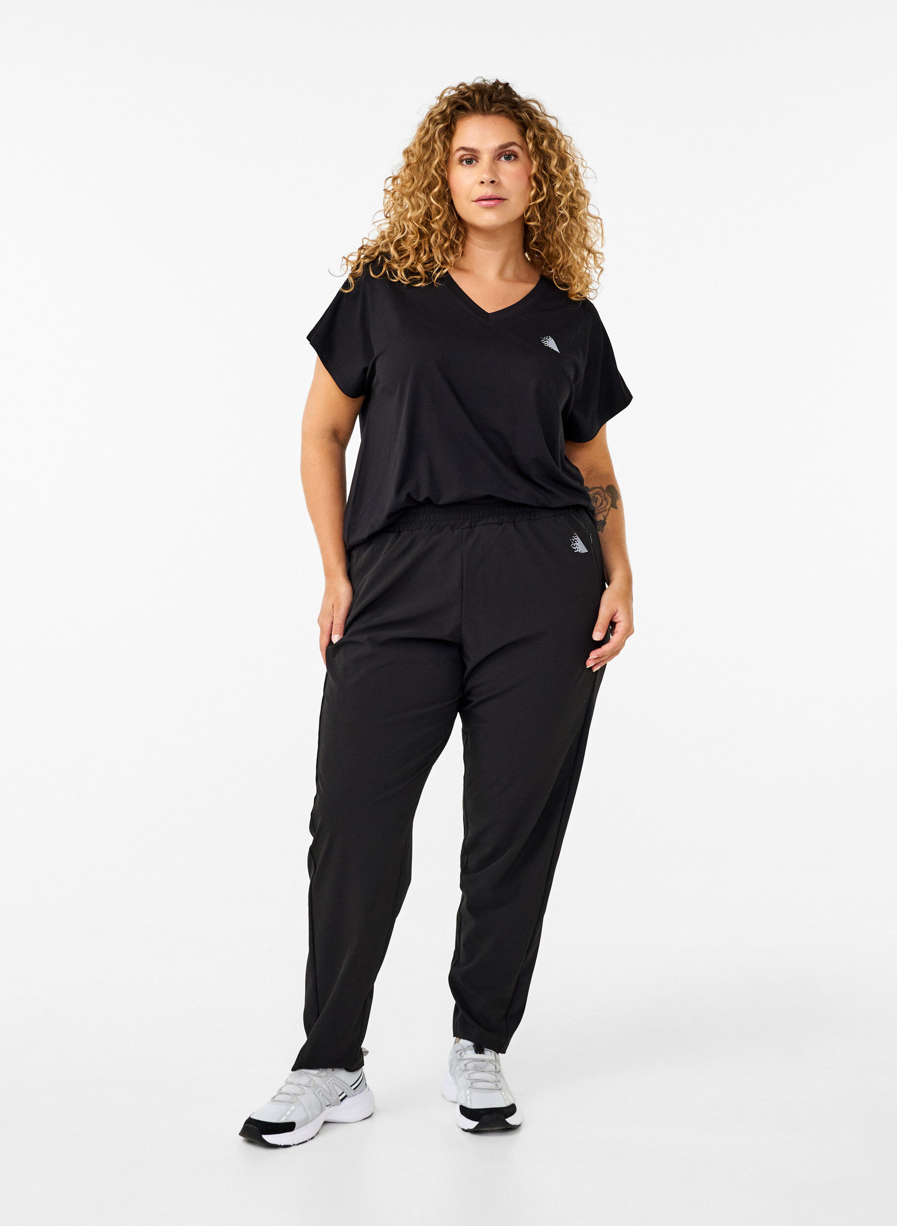 Zizzi V-ringad tr&auml;nings-t-shirt, Black, Model image number 2