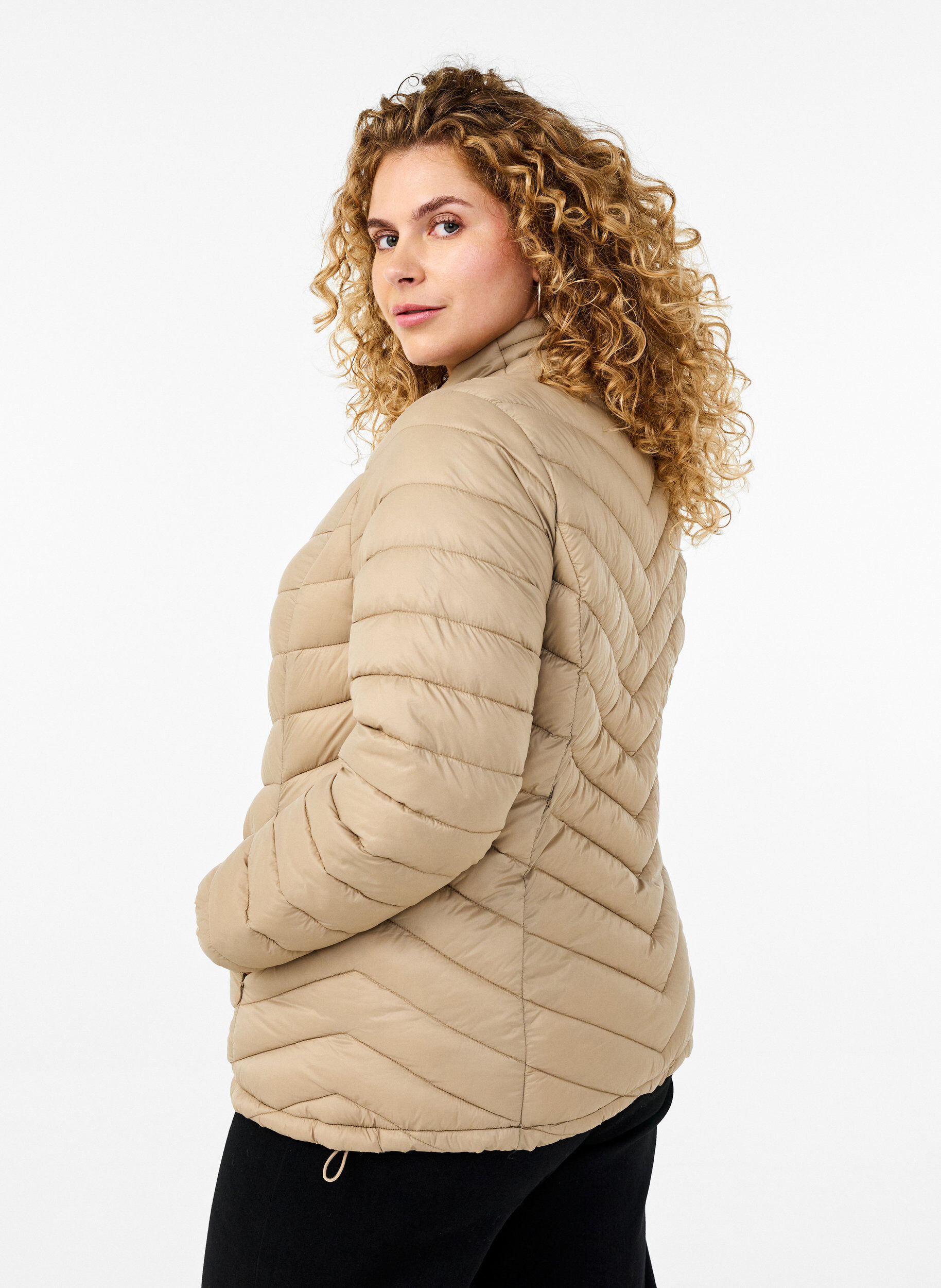ZizziL&auml;ttviktsjacka med fickor, Brun, Model image number 2