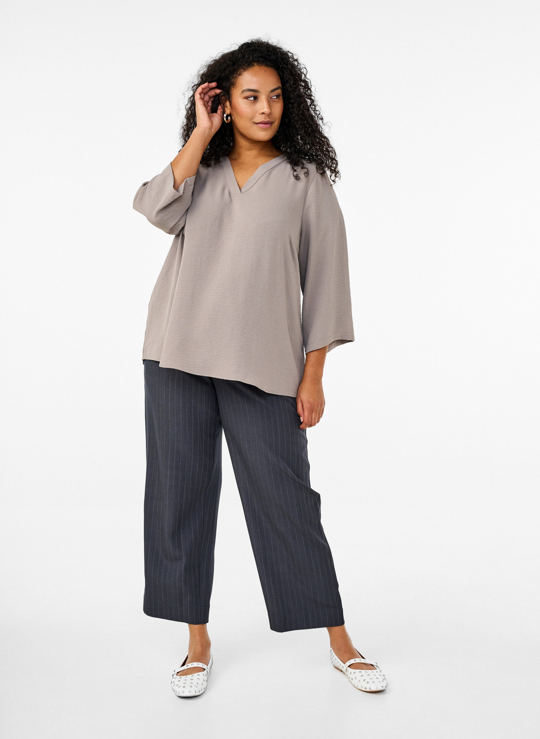 Zizzi FLASH - Blus med 3/4-&auml;rm, Beige, Model image number 1