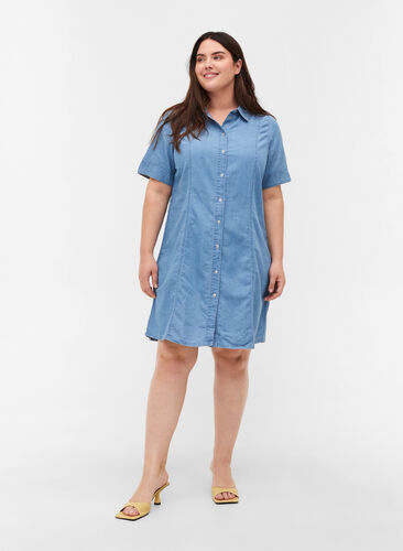 Kortärmad skjortklänning i denim med matchande bälte, Light blue denim, Model image number 2