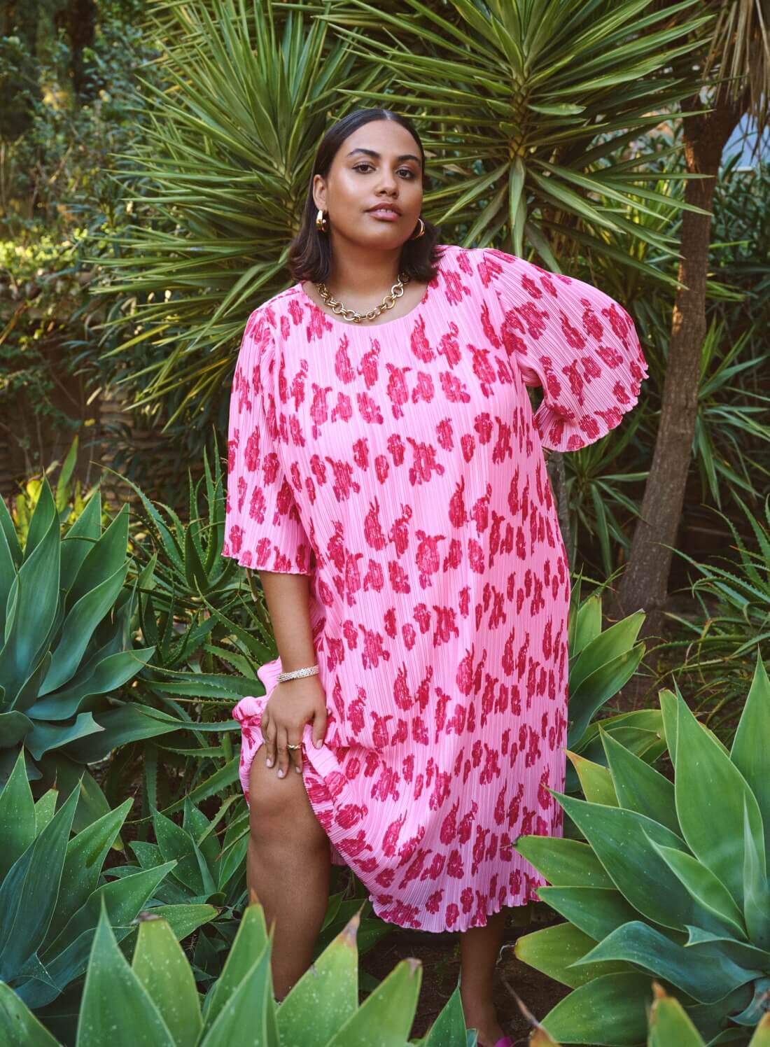 Tryckt kl&auml;nning i rosa, , Model