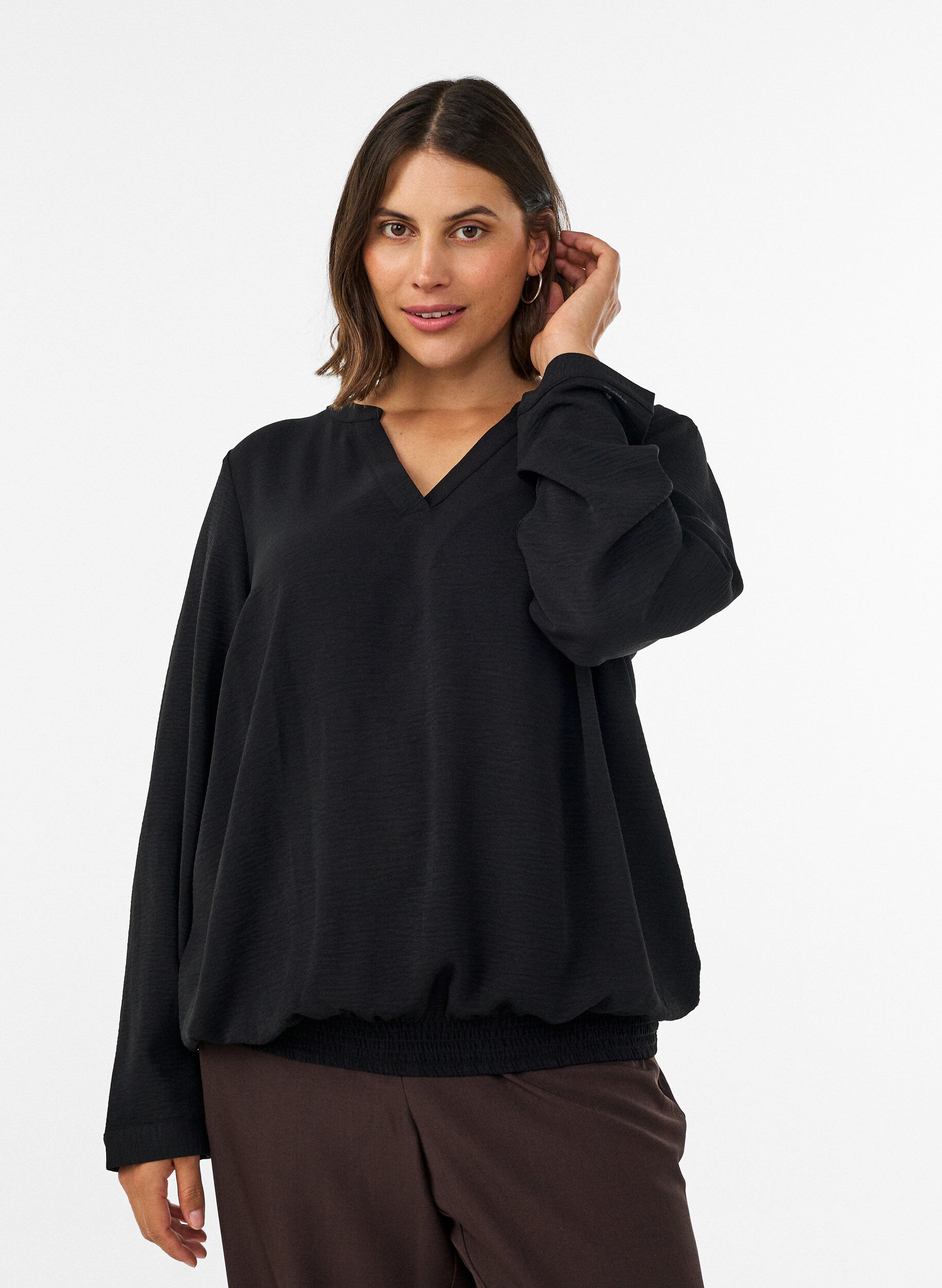 ZizziBlus i ballongsilhuett med v-ringning, Svart, Model image number 0