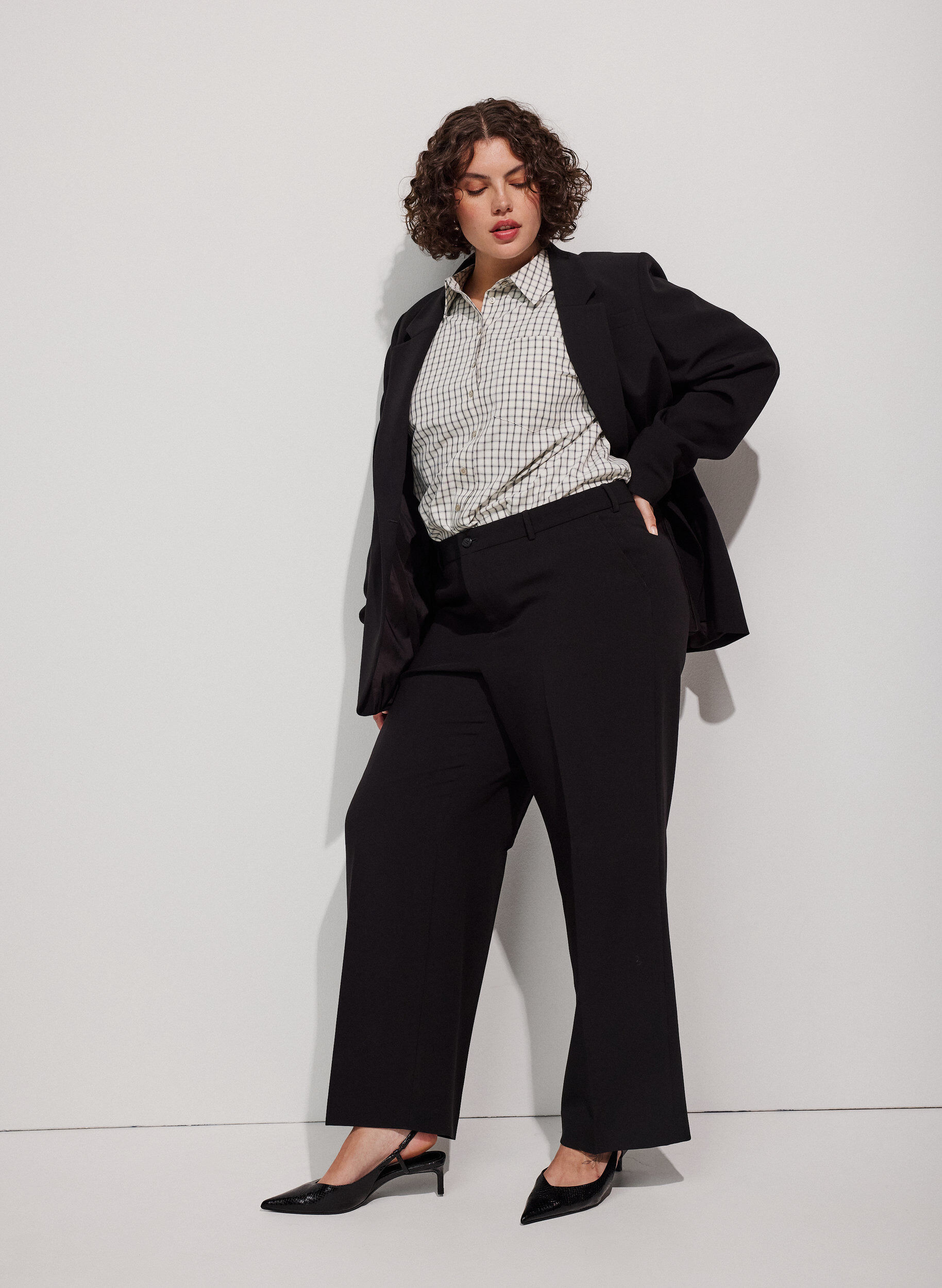 ZizziDressade byxor med vida ben och h&ouml;g midja, Svart, Model image number 0