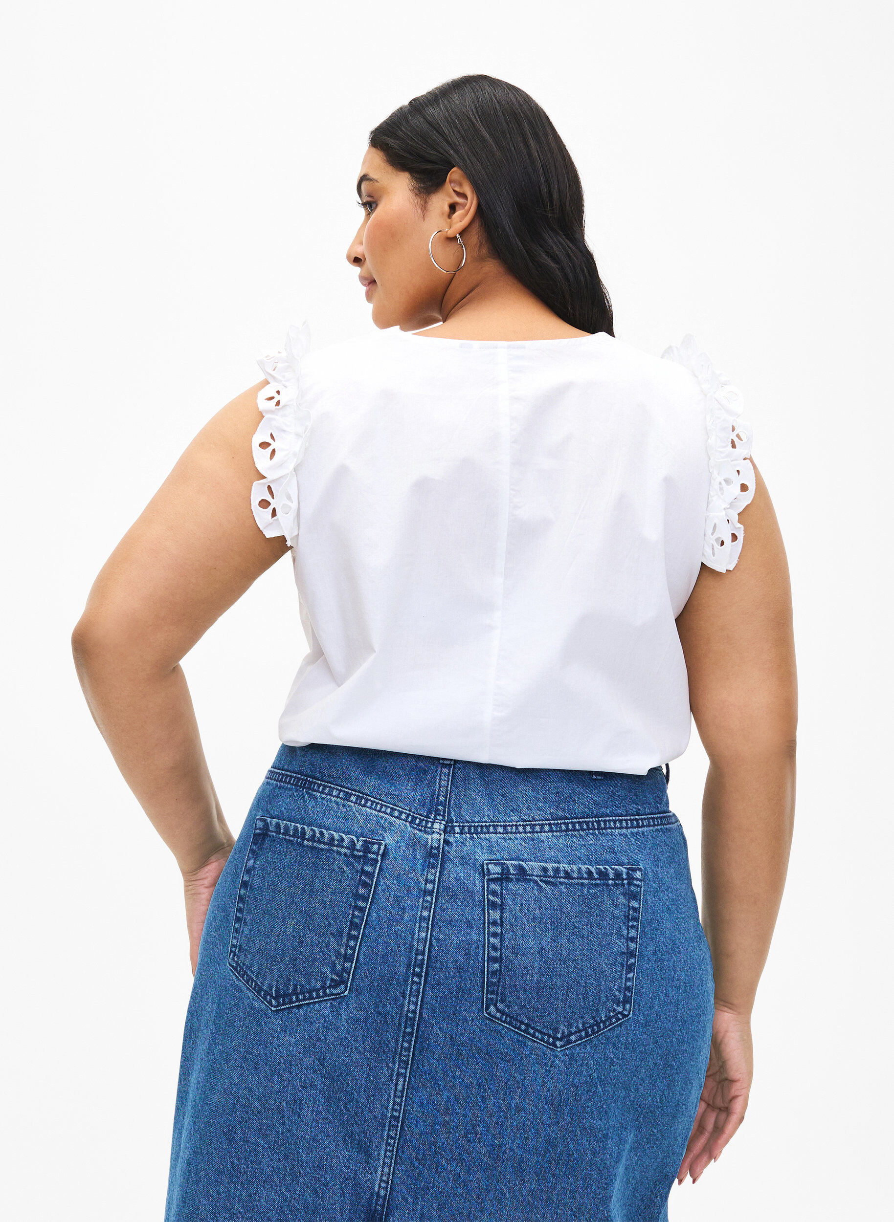 Zizzi &Auml;rml&ouml;s bomullstopp med volanger, Vit, Model image number 2