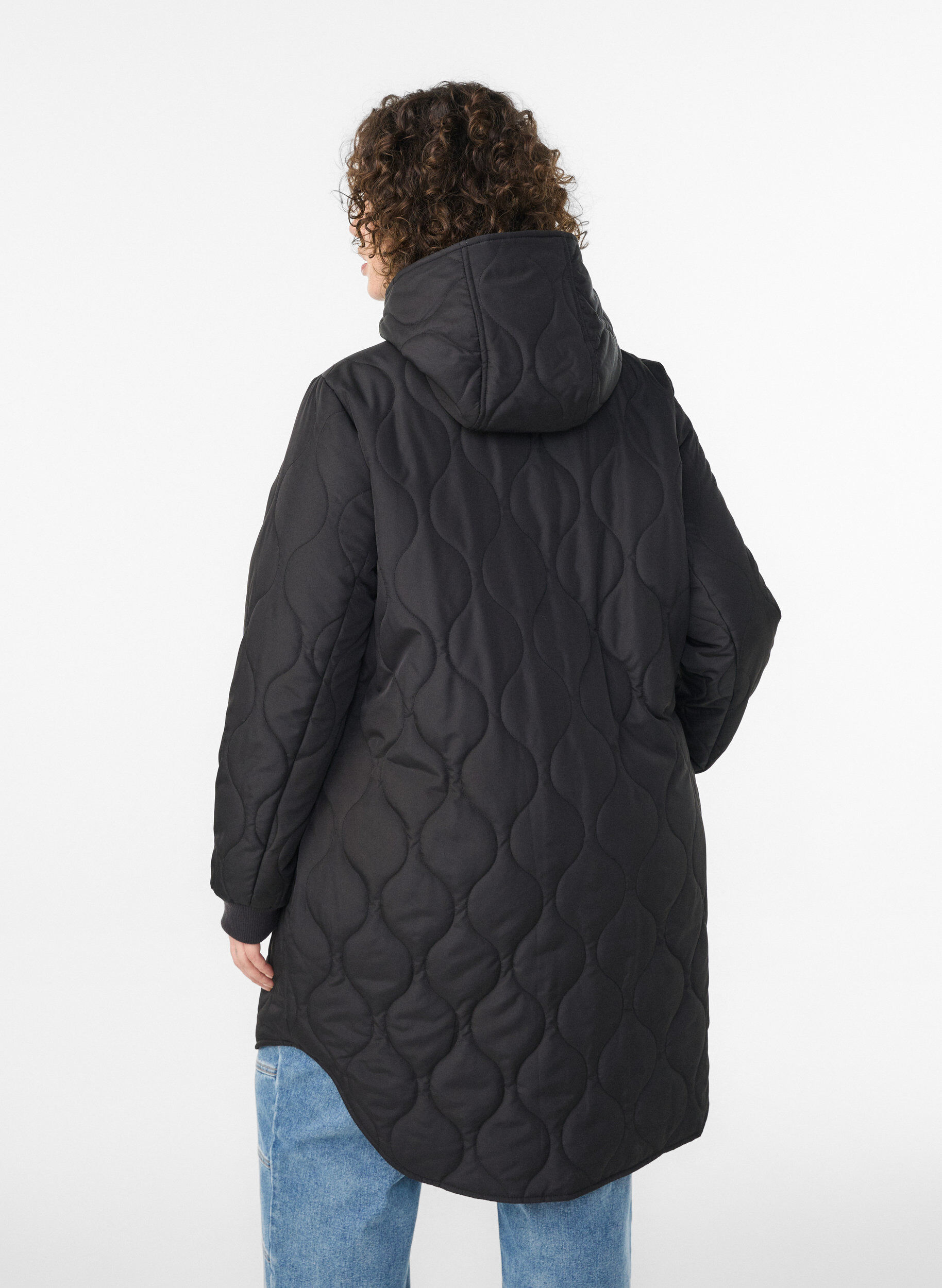 ZizziMell&aring;ng quiltad jacka med huva, Svart, Model image number 2