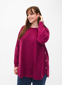 Melerad stickad tröja med pärlknappar på sidorna	, Raspberry Mel., Model