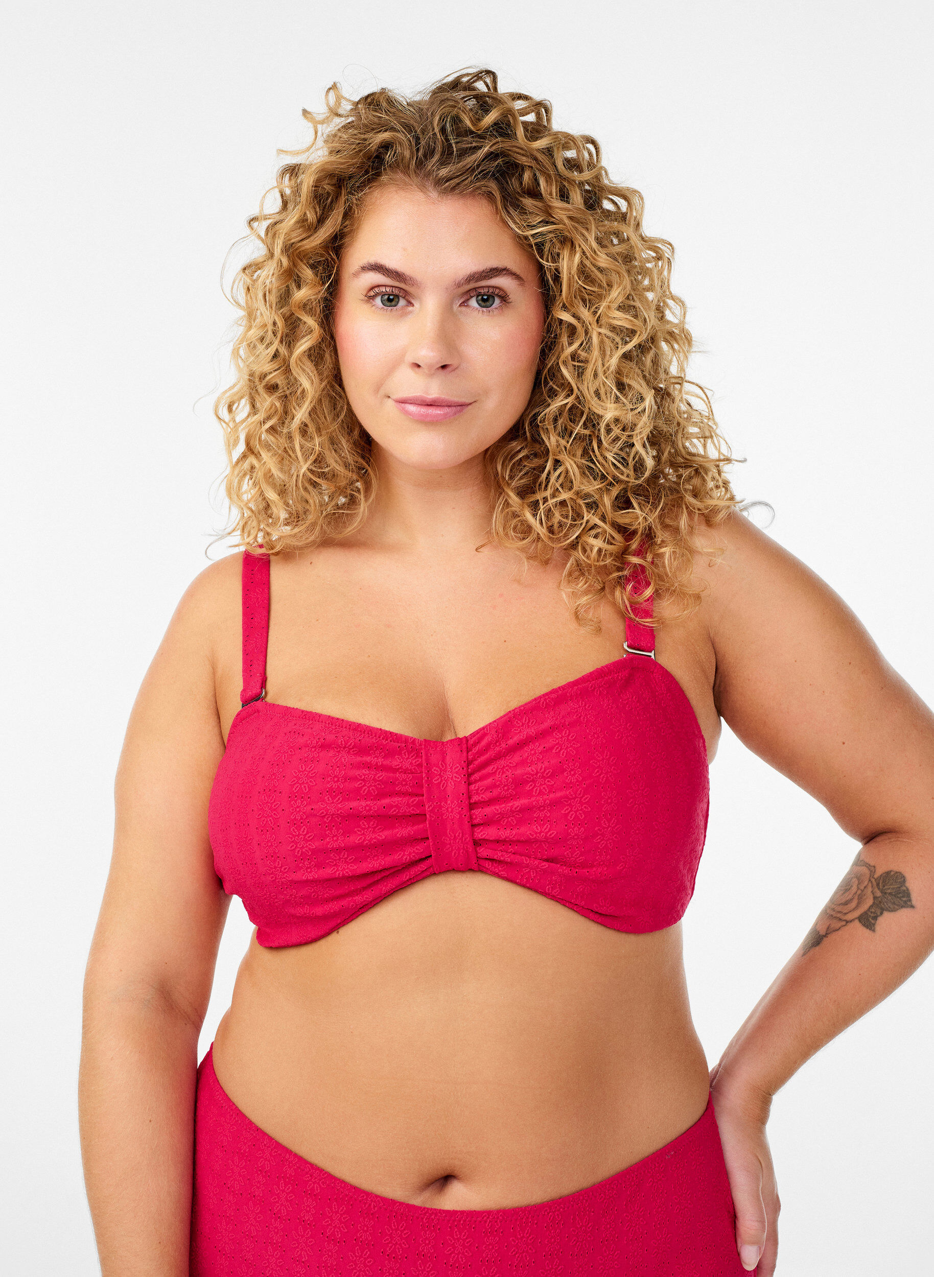 Zizzi Bandeau-bikinitopp med texturerat m&ouml;nster och avtagbara axelband, Rosa, Model image number 0