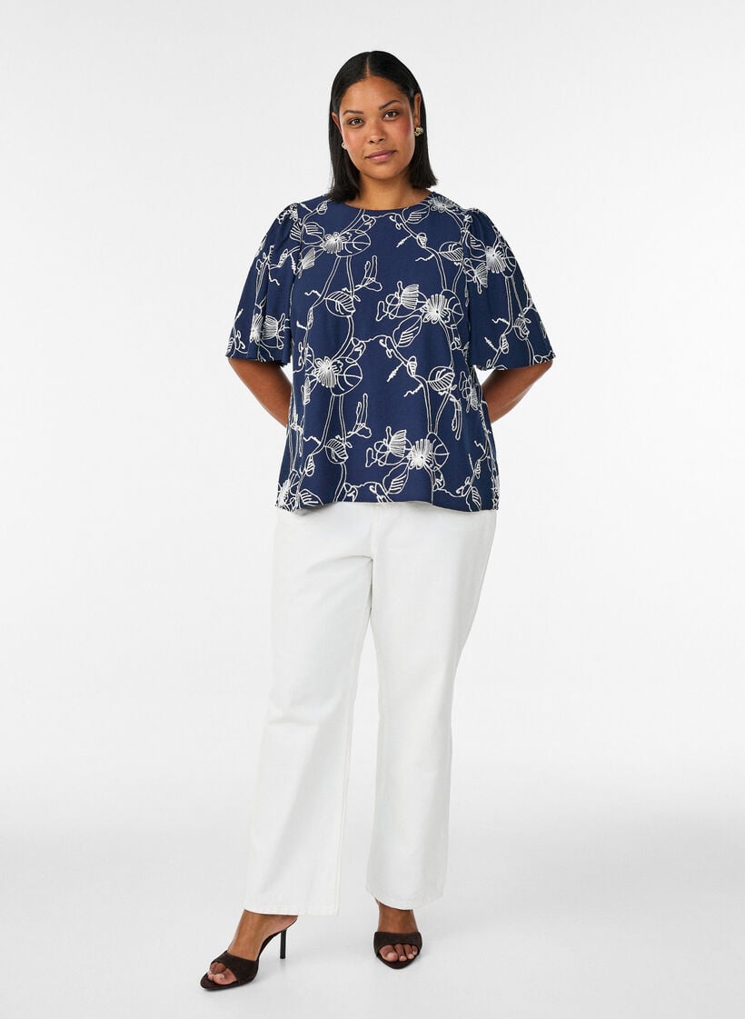 Kort&auml;rmad blus med broderat m&ouml;nster, Bl&aring;, Model image number 1