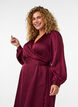 Kort omlottkl&auml;nning i satin, R&ouml;d, Model image number 2
