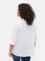 Skjortblus i bomull med v-ringad hals, Bright White, Model